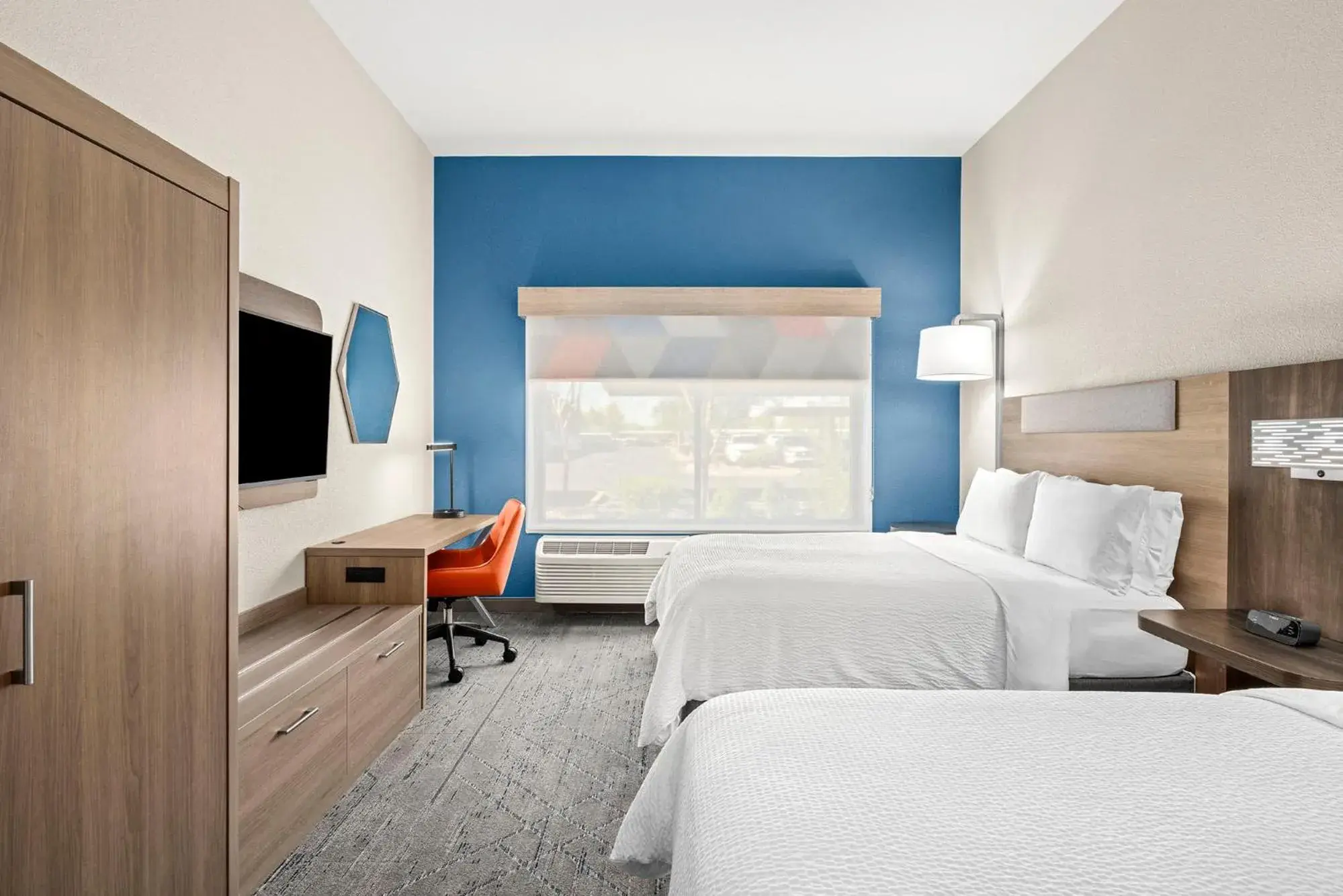 Standard Queen Room with Two Queen Beds - Communications Accessible in Holiday Inn Express & Suites - Phoenix West - Tolleson Standard Queen Room with Two Queen Beds - Communications Accessible in Holiday Inn Express & Suites - Phoenix West - Tolleson