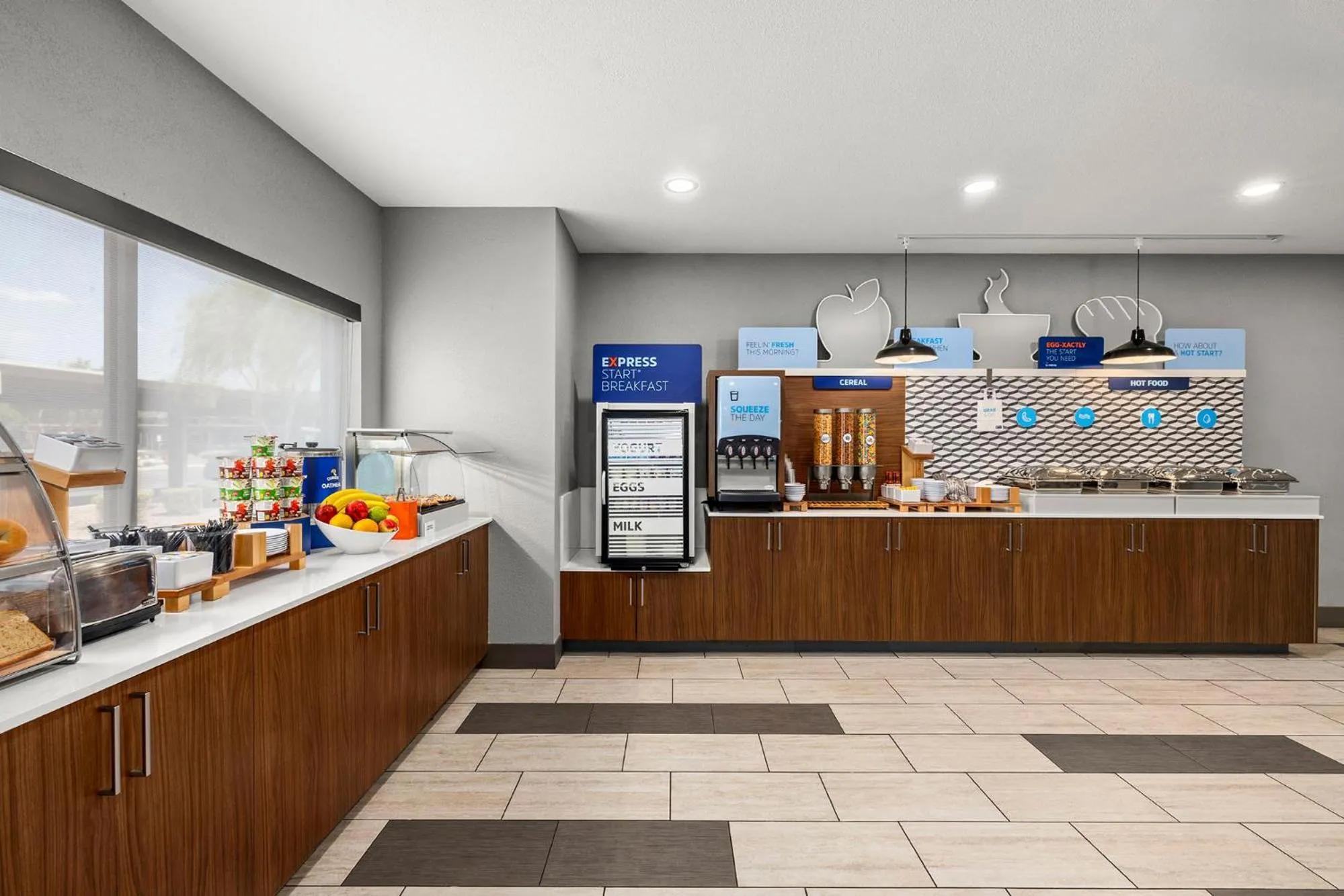 Buffet breakfast in Holiday Inn Express & Suites - Phoenix West - Tolleson