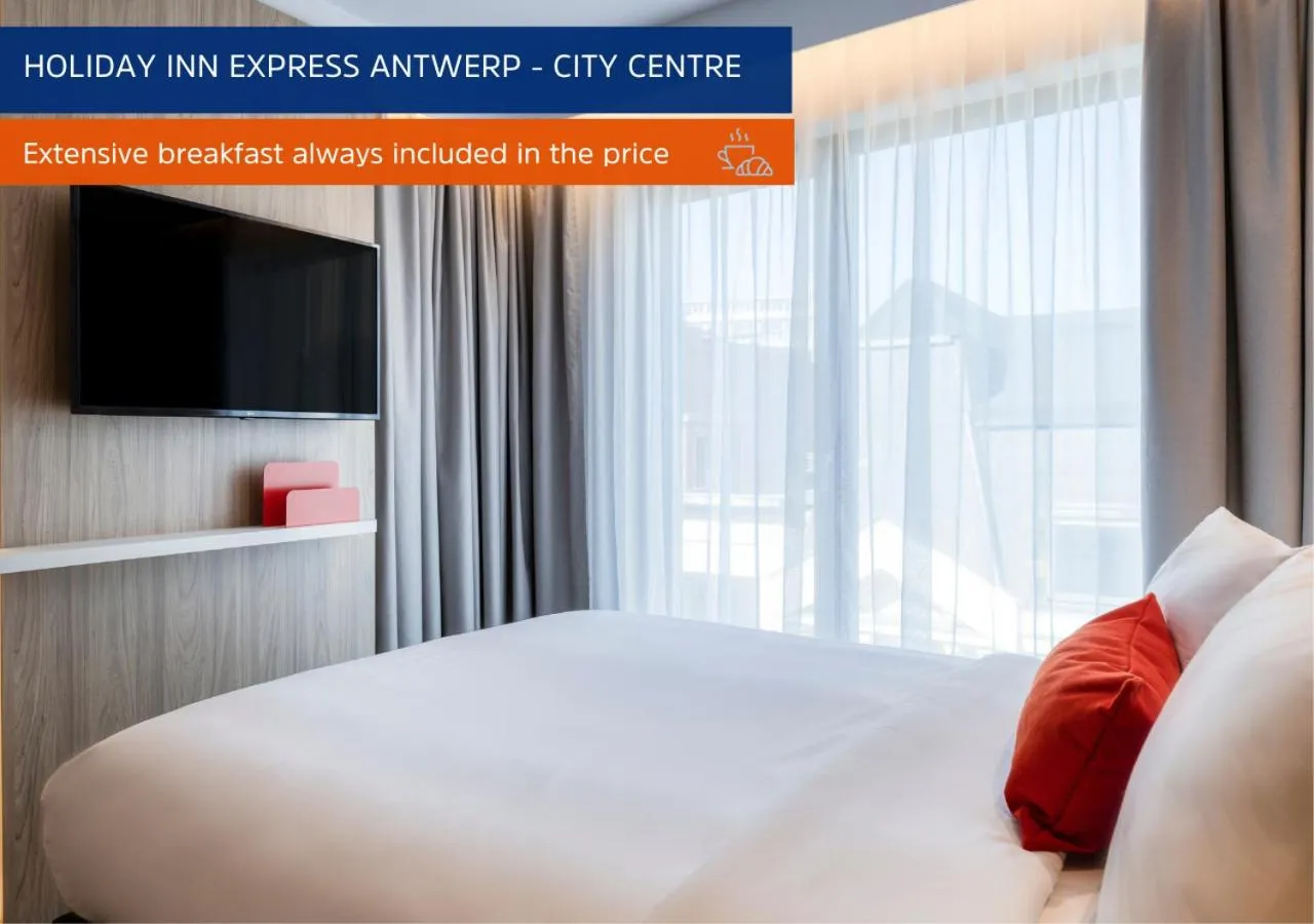 Photo of the whole room, Bed in Holiday Inn Express Antwerp - City Centre by IHG