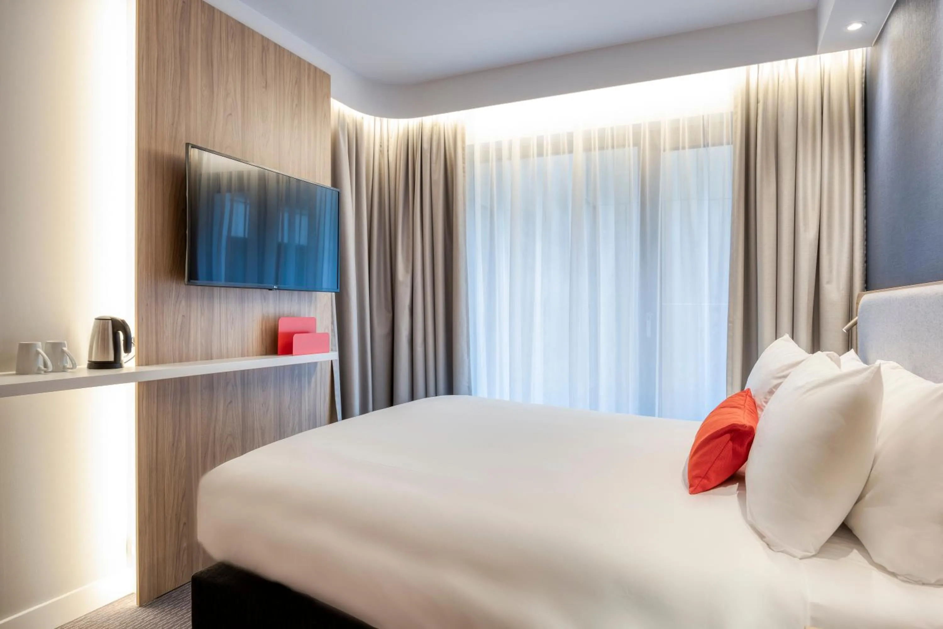 Bedroom, Bed in Holiday Inn Express Antwerp - City Centre by IHG