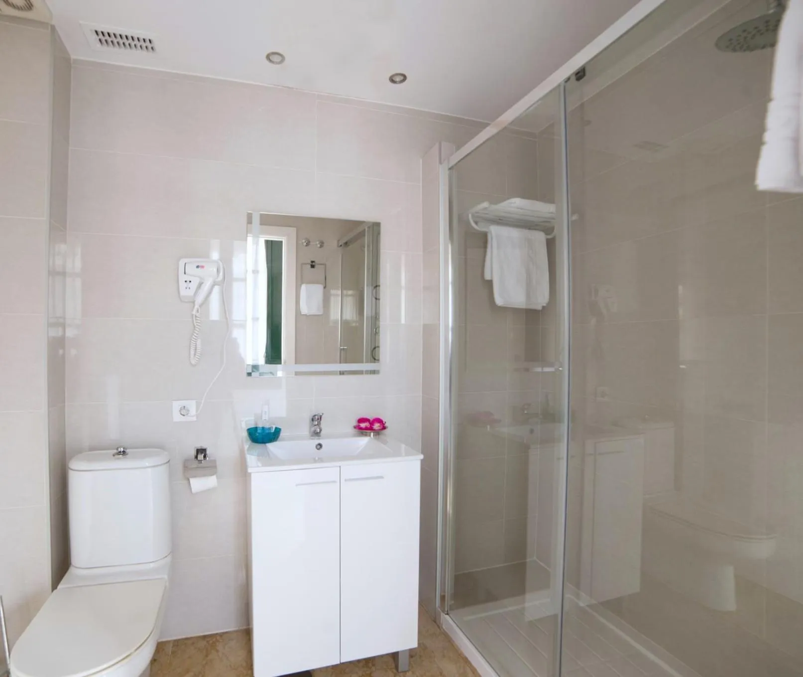 Toilet in Hoteles del Sur