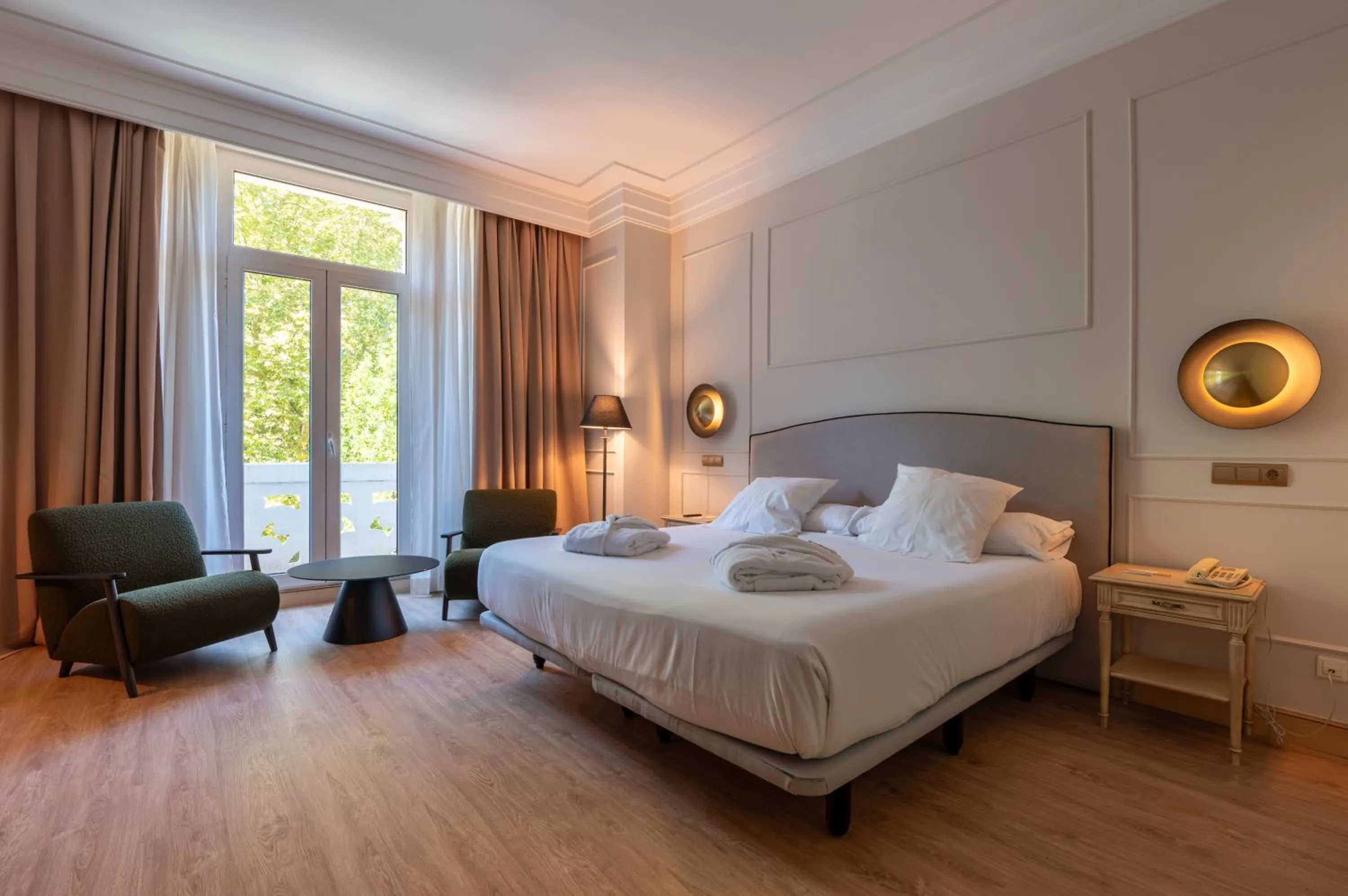 Photo of the whole room, Bed in Castilla Termal Solares