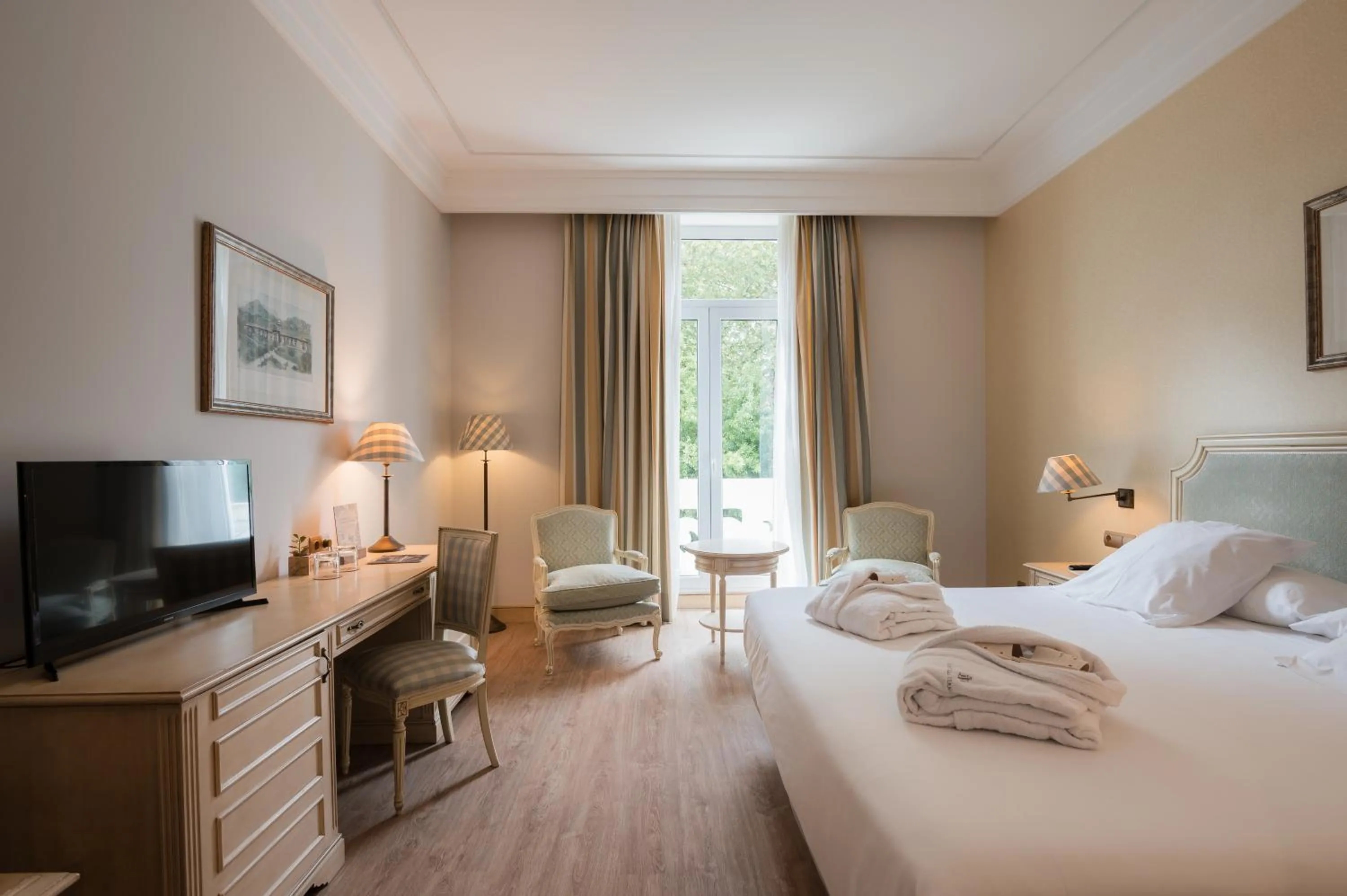 Photo of the whole room, Bed in Castilla Termal Solares