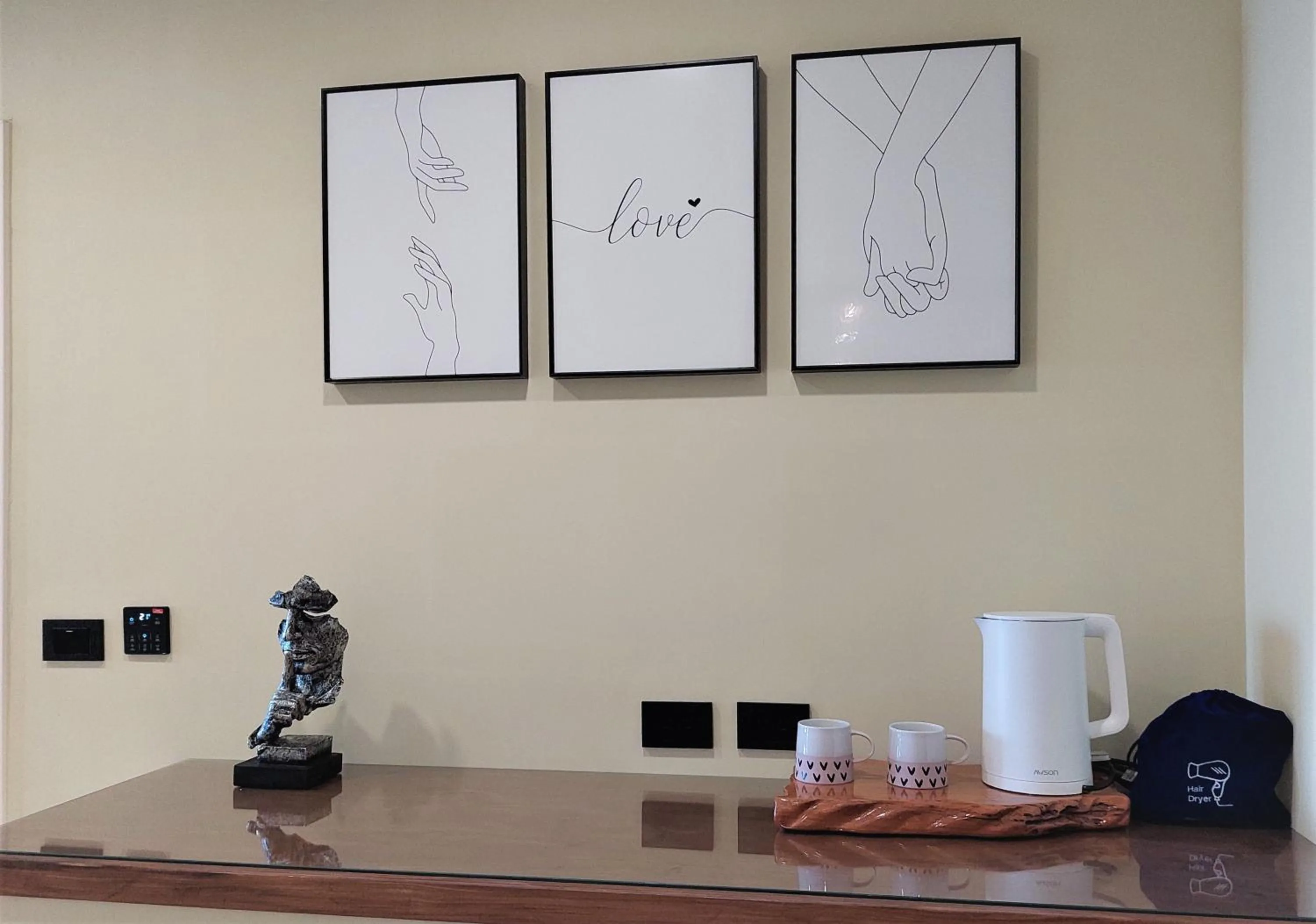 Decorative detail in 95 Pavilion