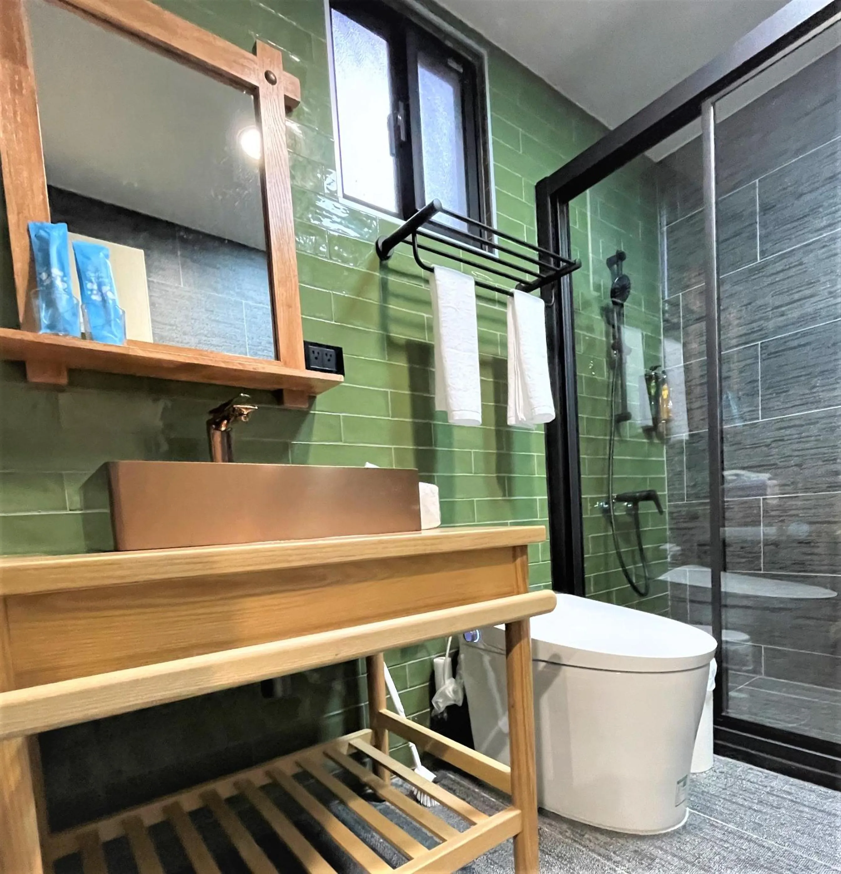 Shower in 95 Pavilion