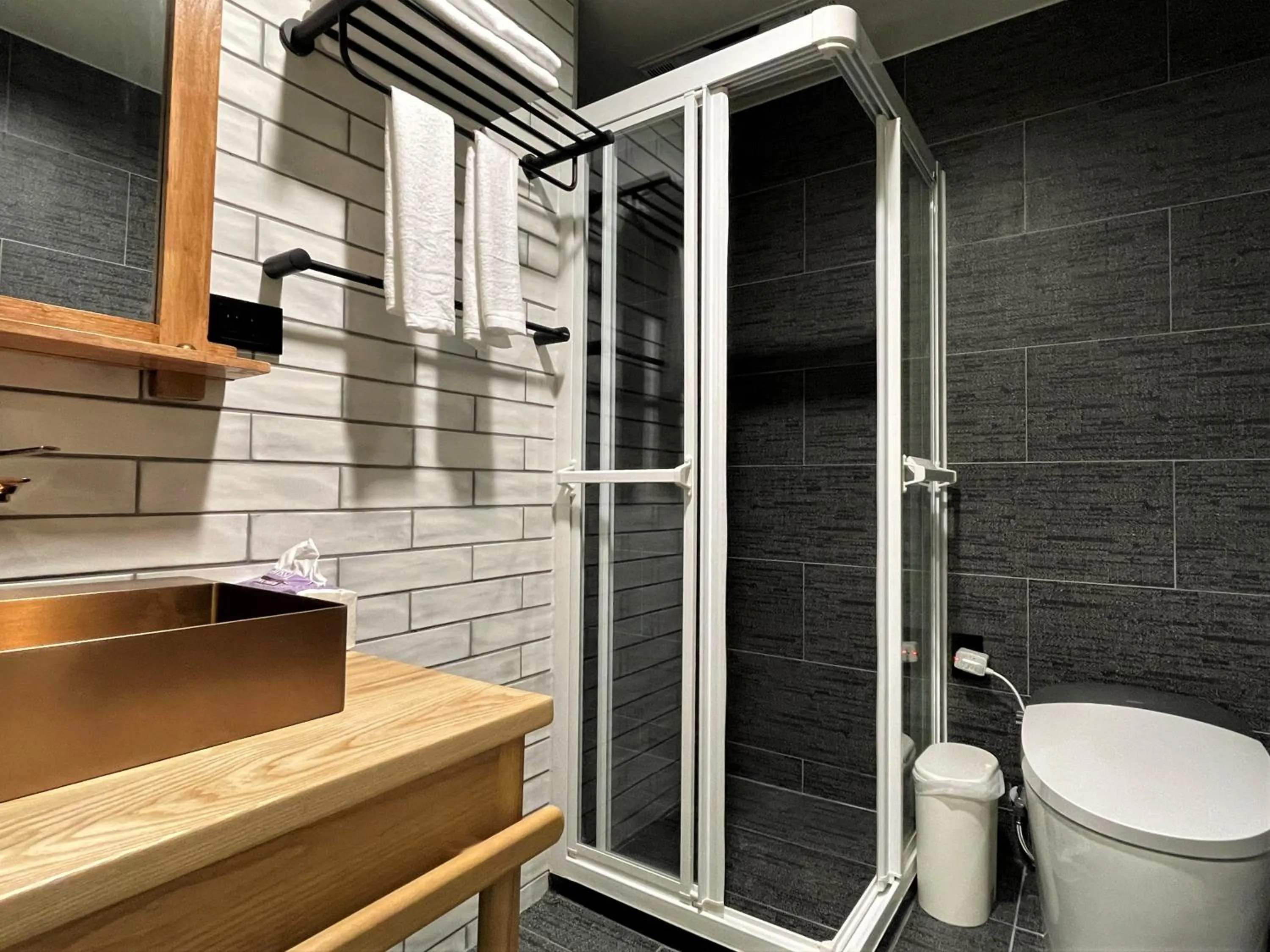 Shower in 95 Pavilion