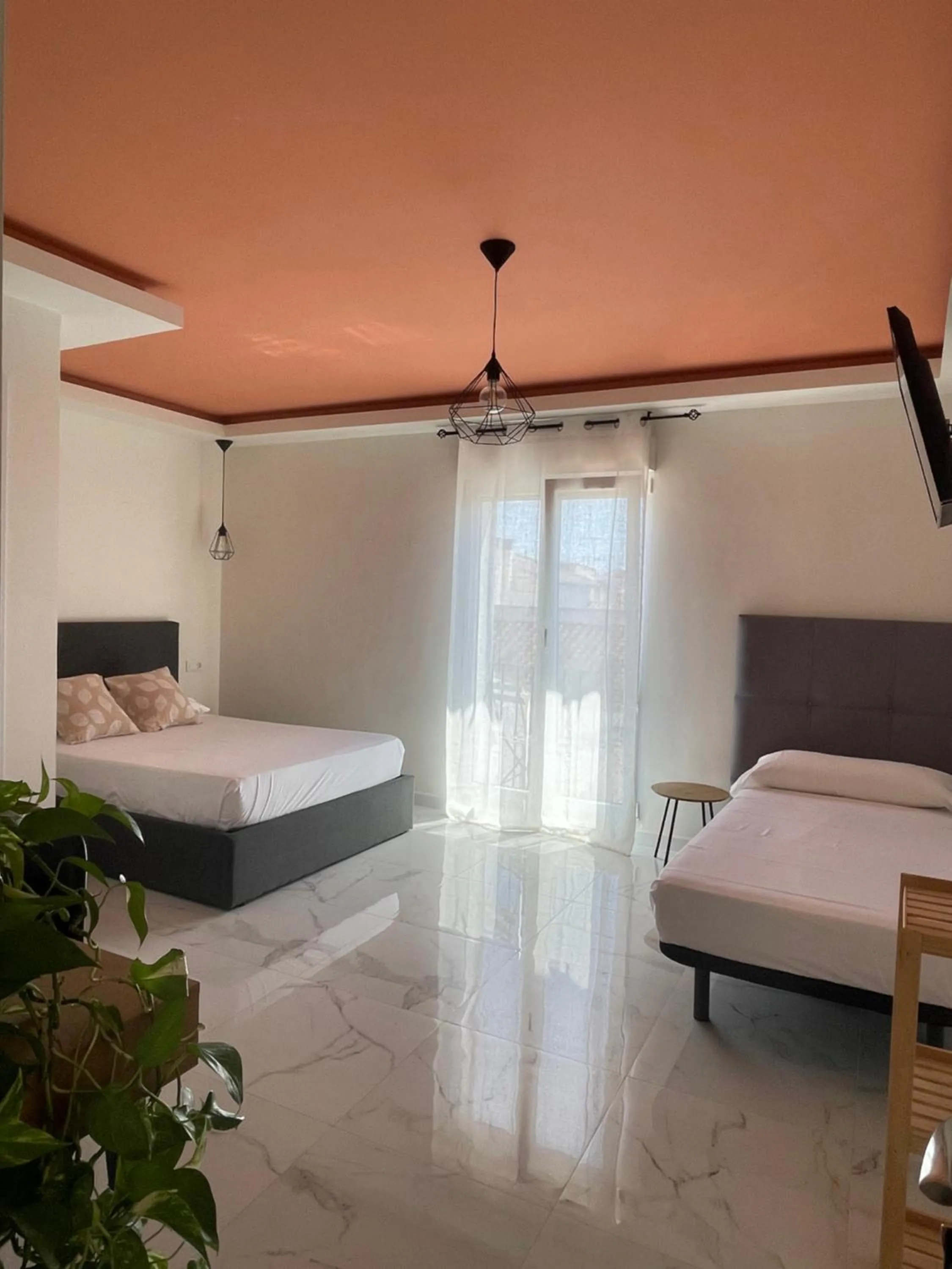 Triple Room with Balcony in La Villa del Sastre