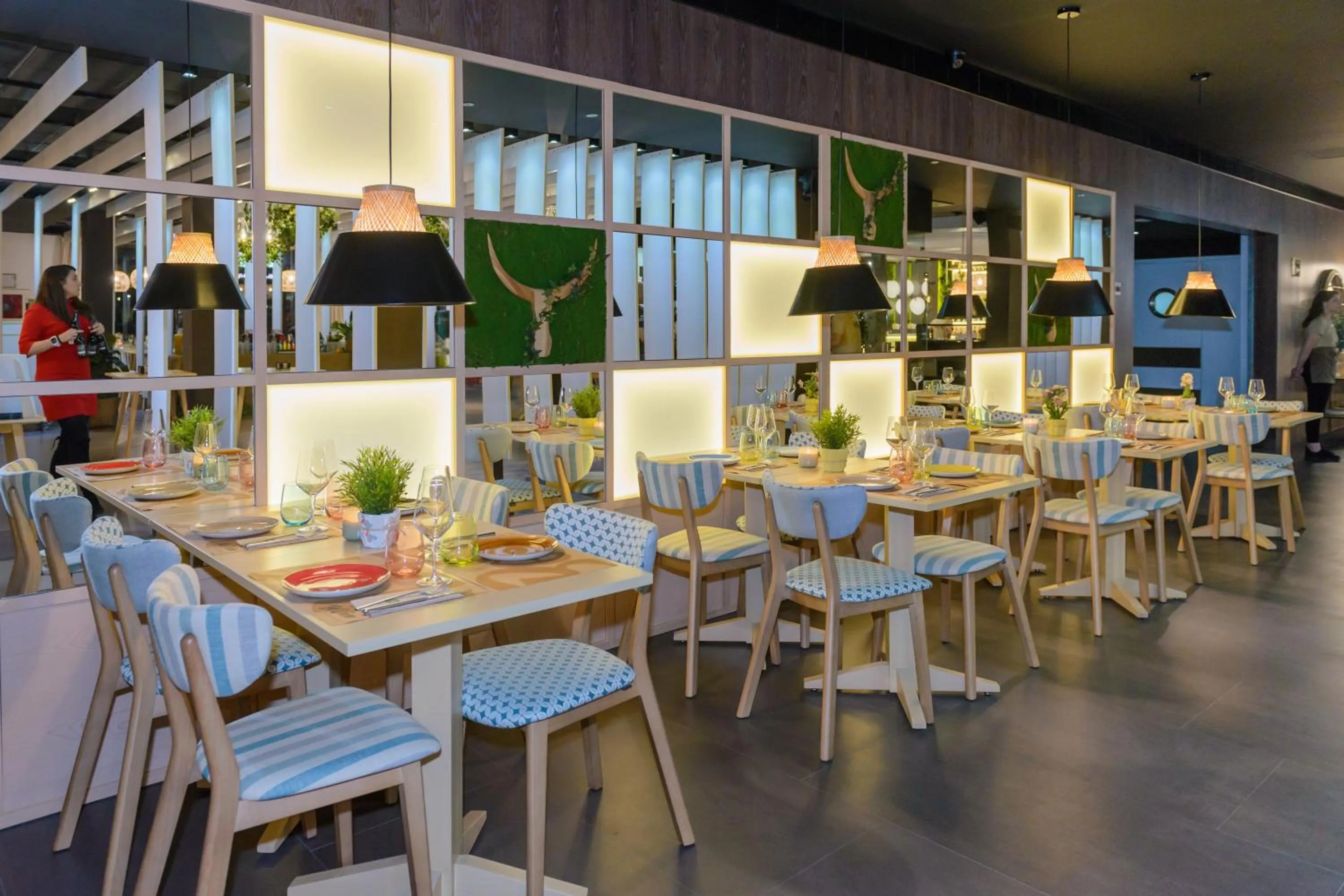 Restaurant/places to eat in Hostal Torrejón