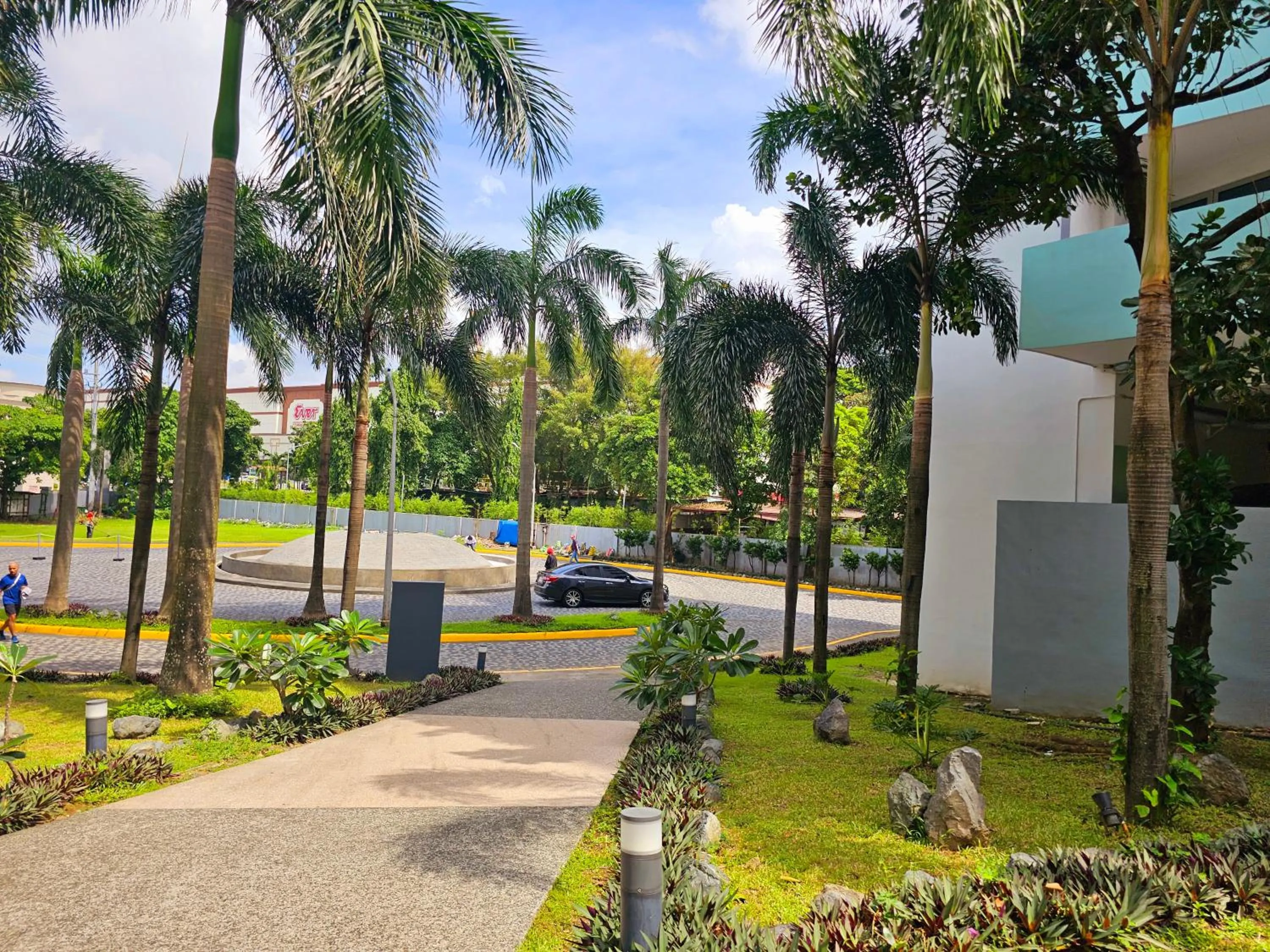 Garden in Acellyne's Suites at The Residences at Commonwealth by Century