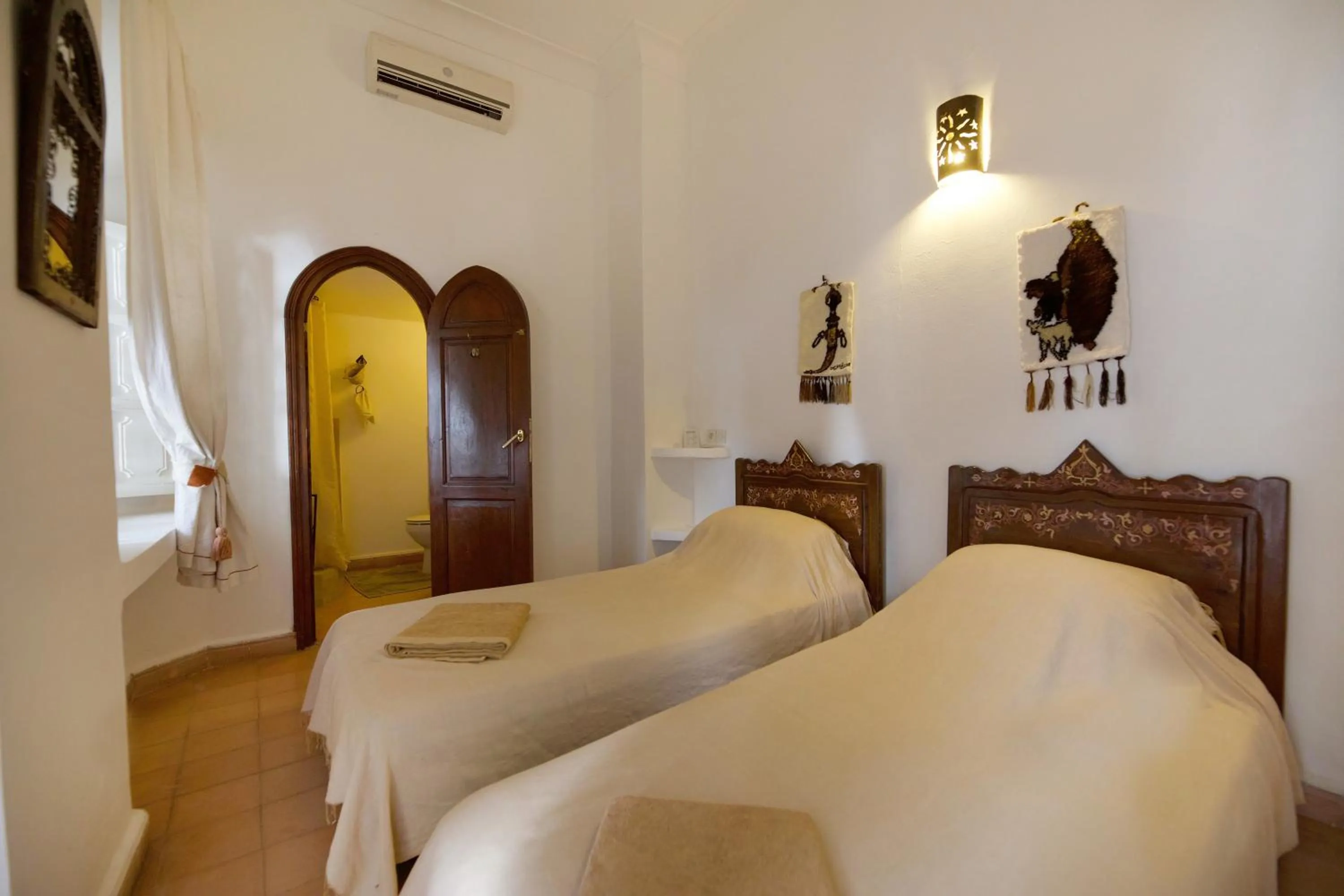 Bathroom, Bed in Riad Noor Charana