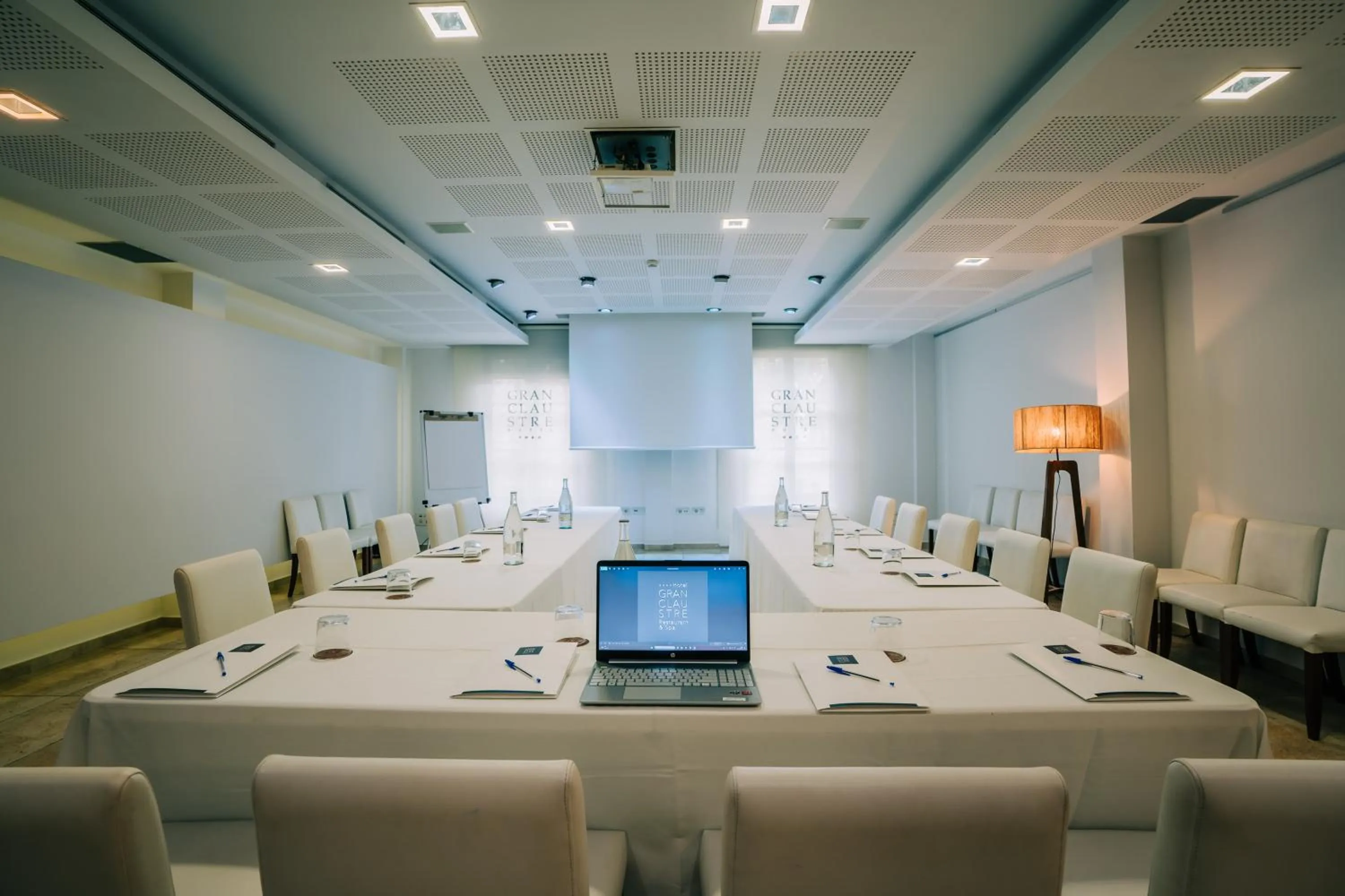 Meeting/conference room in Gran Claustre Boutique Hotel