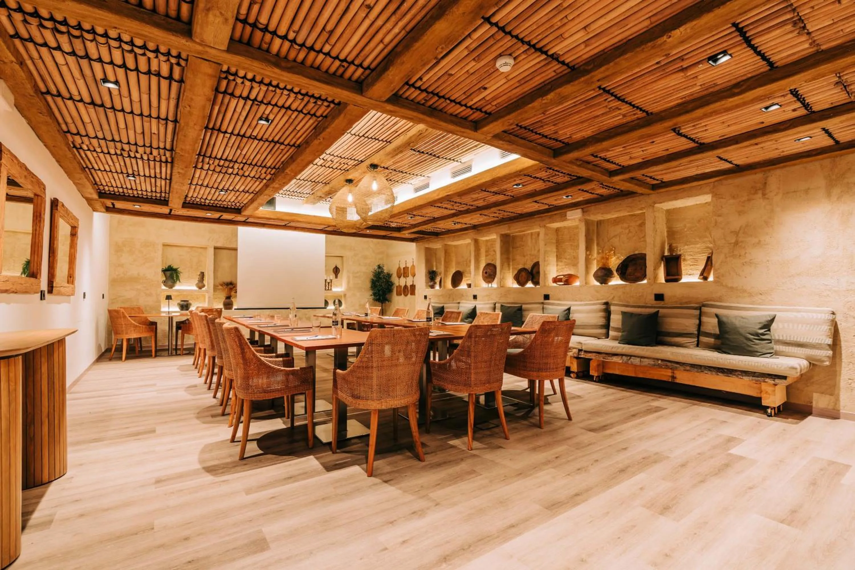 Meeting/conference room in Gran Claustre Boutique Hotel