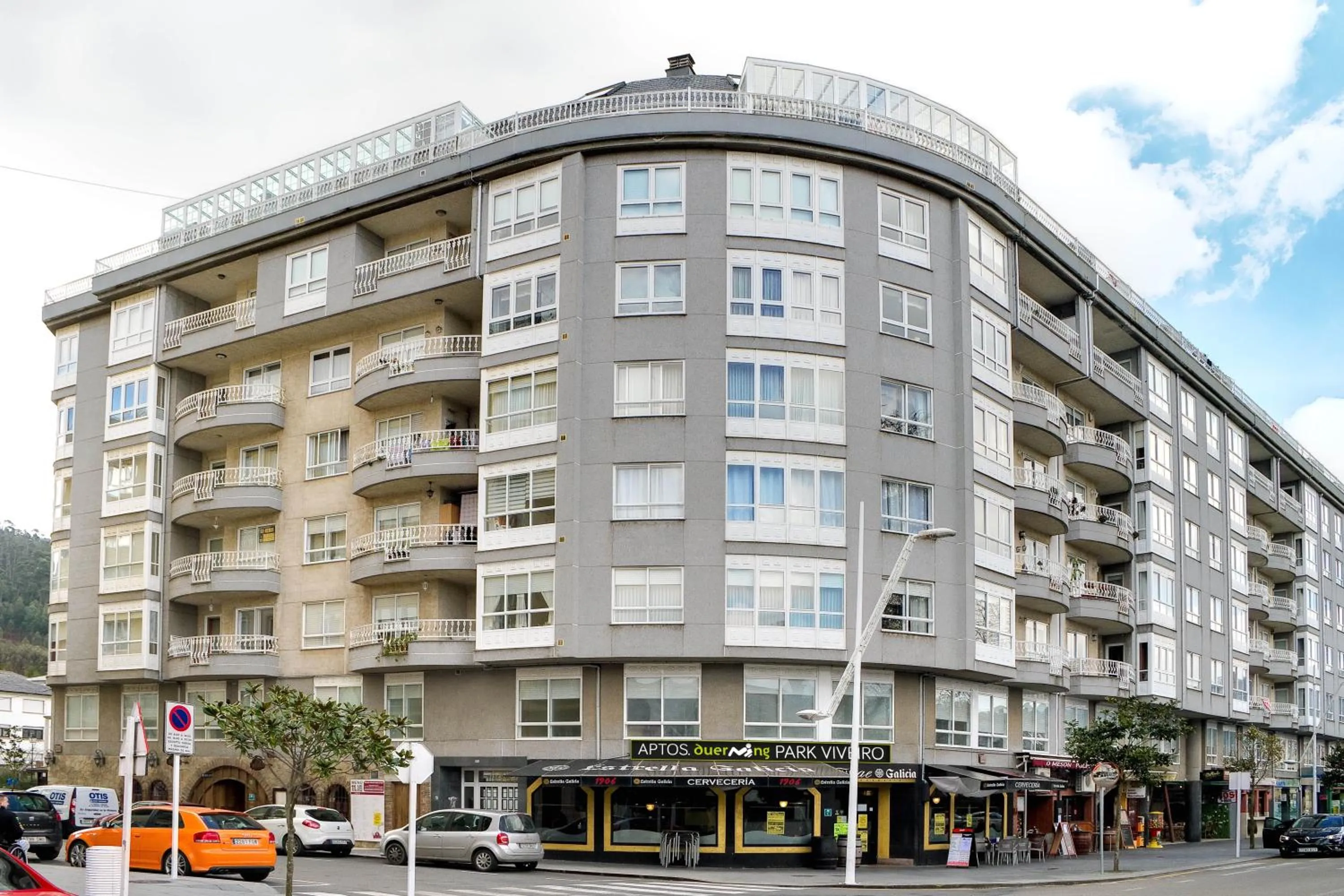 Facade/entrance in Duerming Park Viveiro