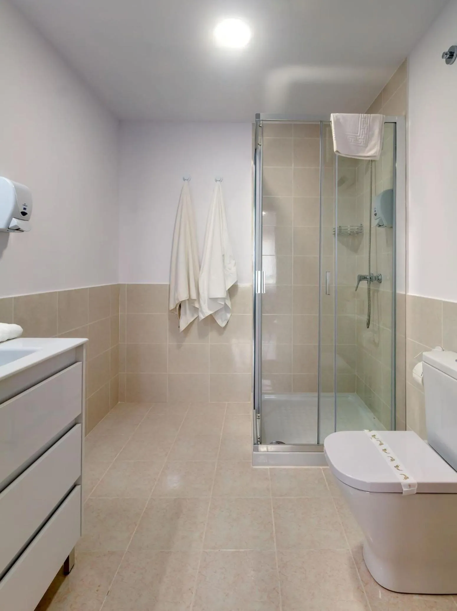 Bathroom in Duerming Park Viveiro