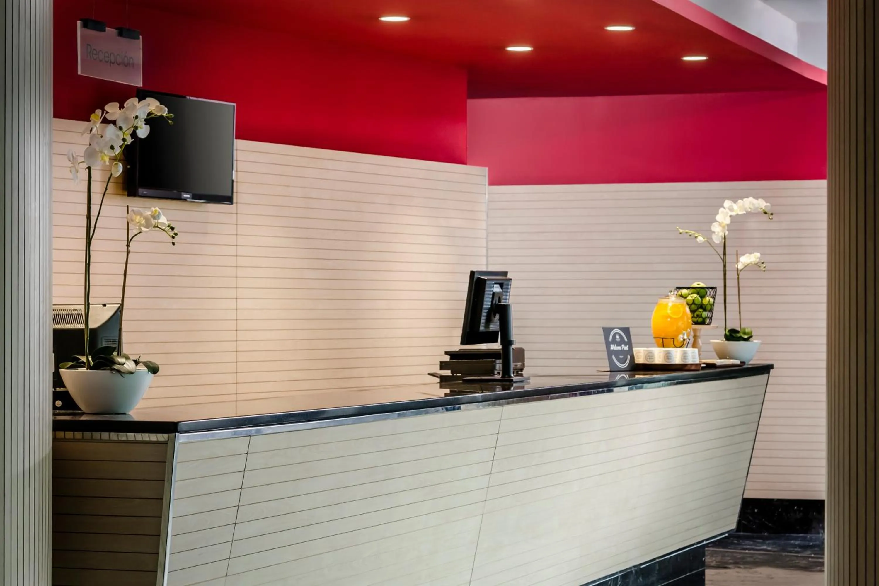 Lobby or reception in Eurostars Reina Felicia