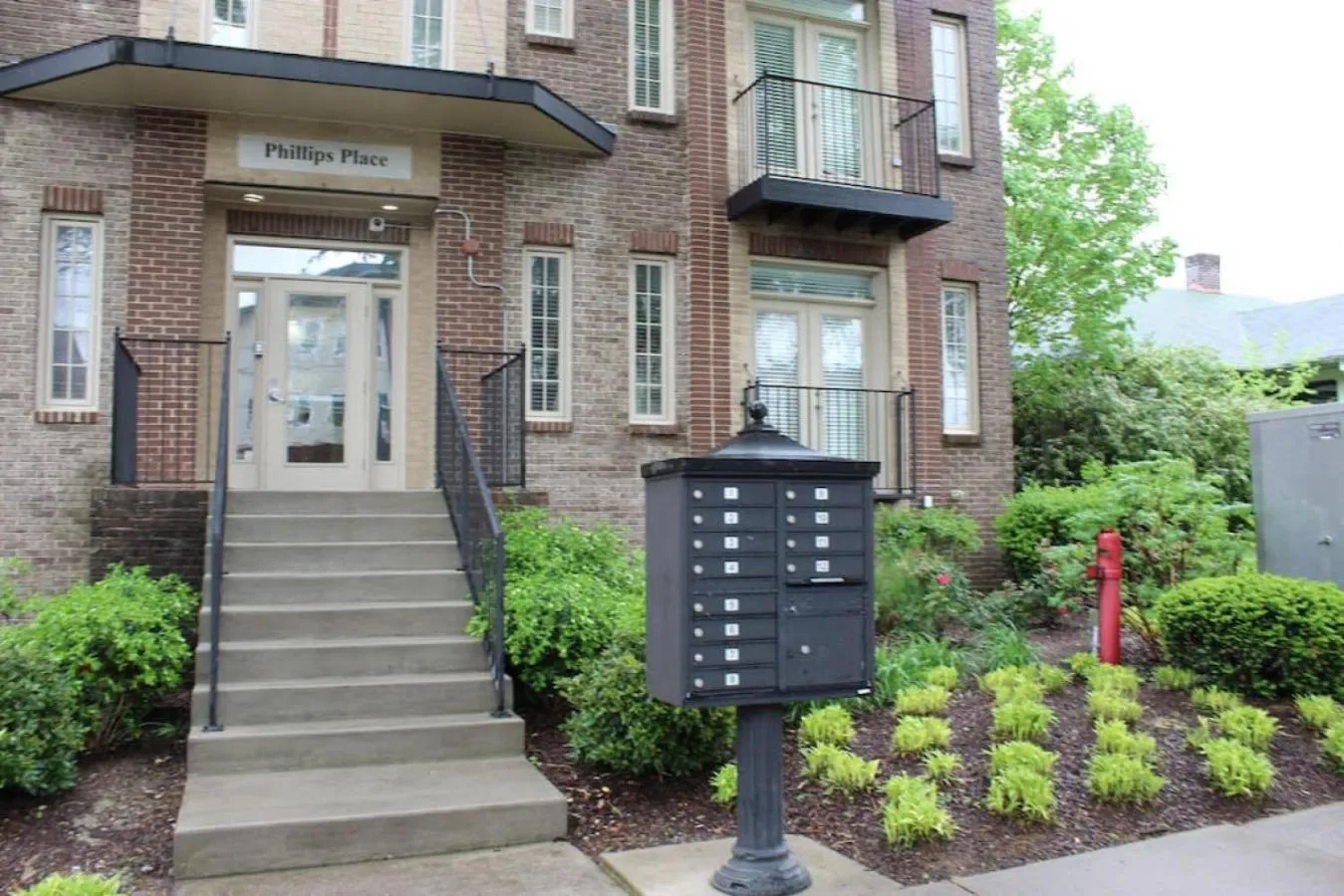 Property building in Stunning West end Condo - close to everything Nashville has to offer!