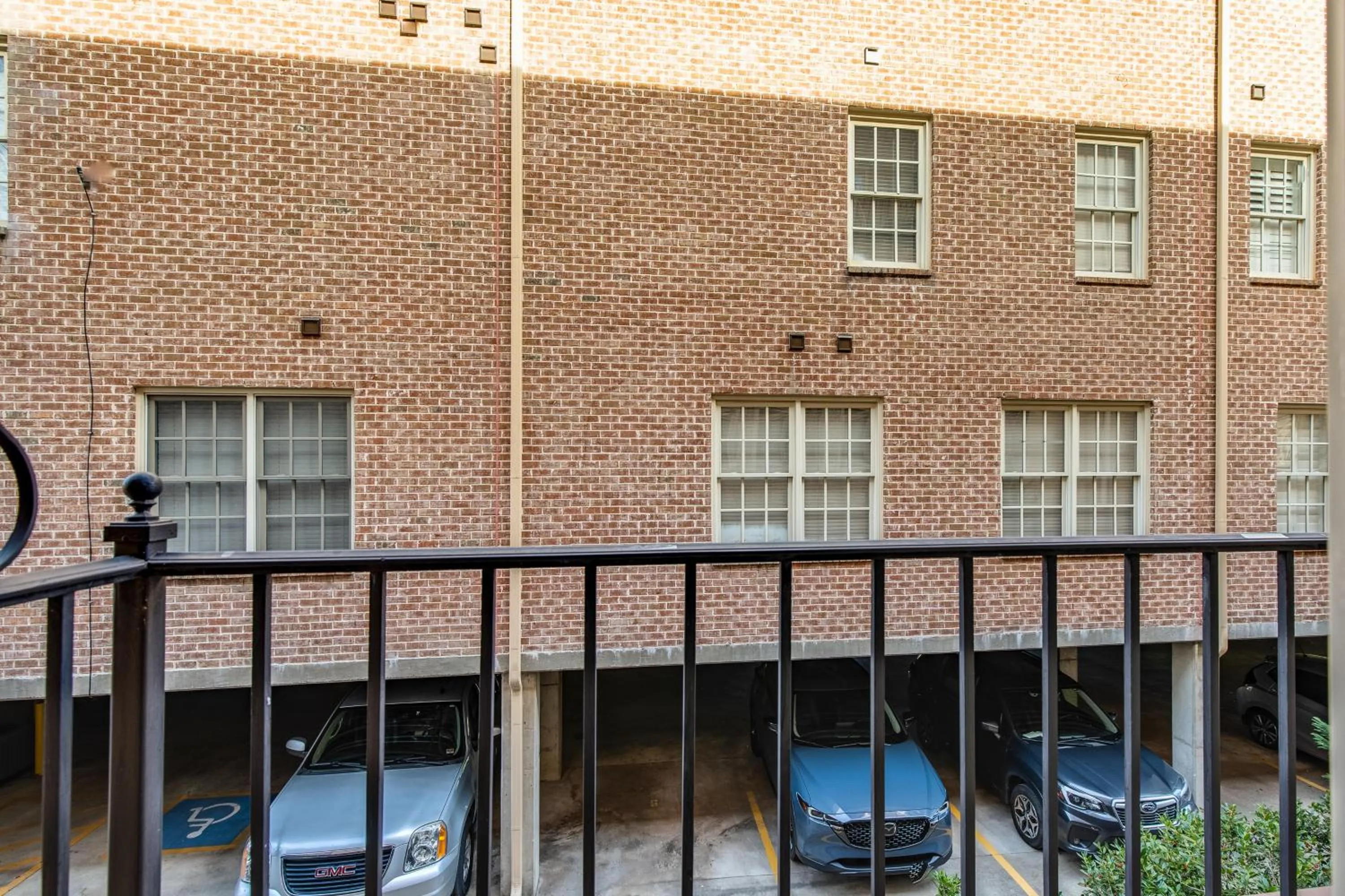 Property building in Stunning West end Condo - close to everything Nashville has to offer!