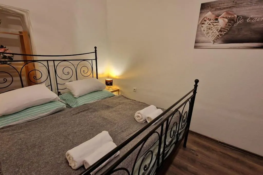 Perfect located flat with gametable