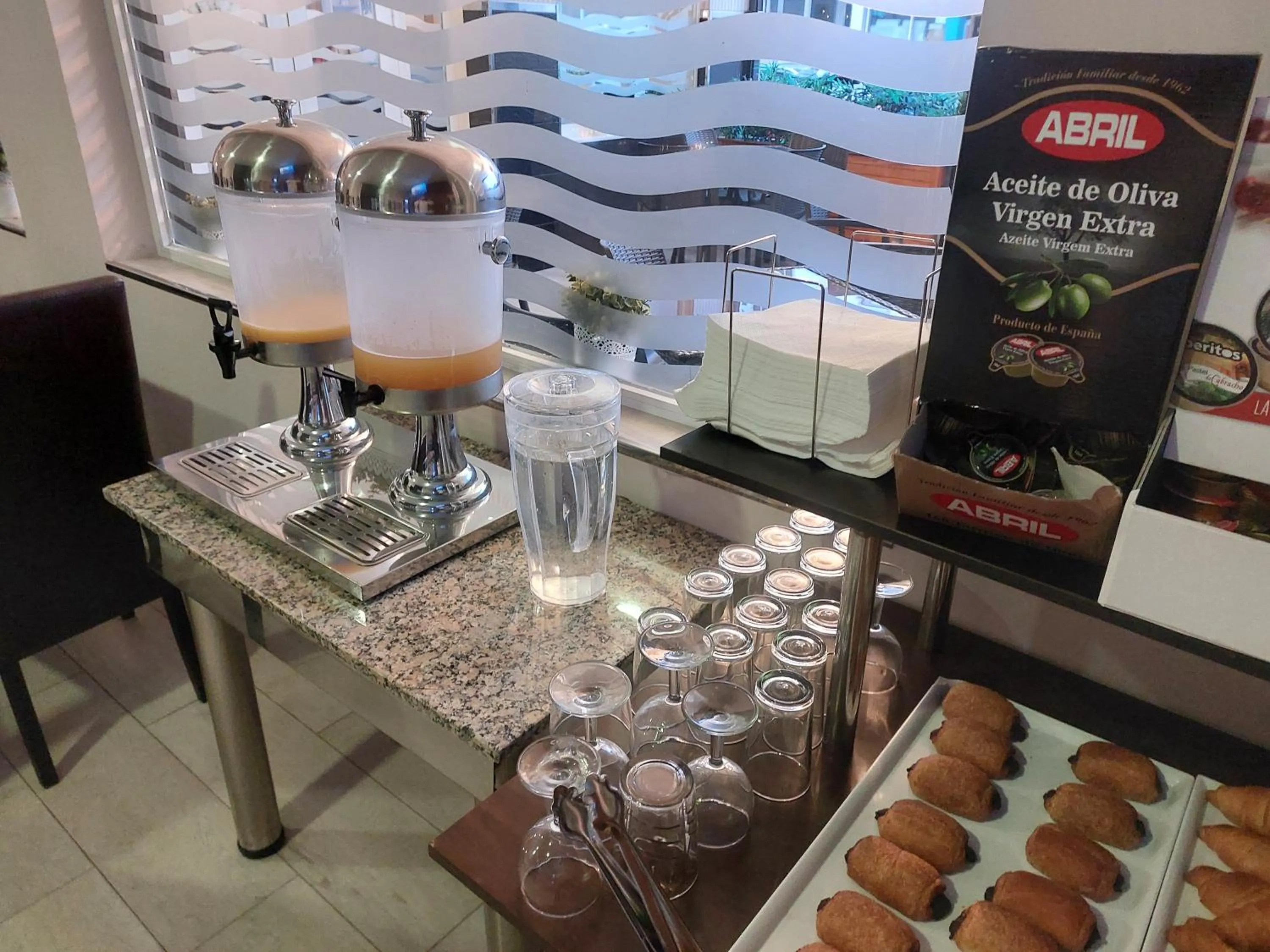 Food and drinks in Hotel Ancora