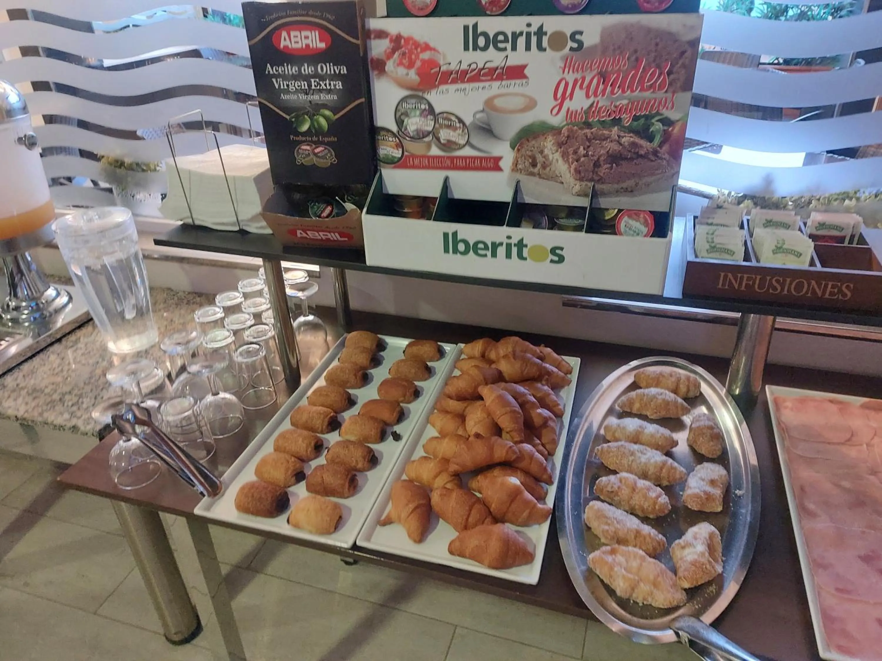 Food and drinks in Hotel Ancora