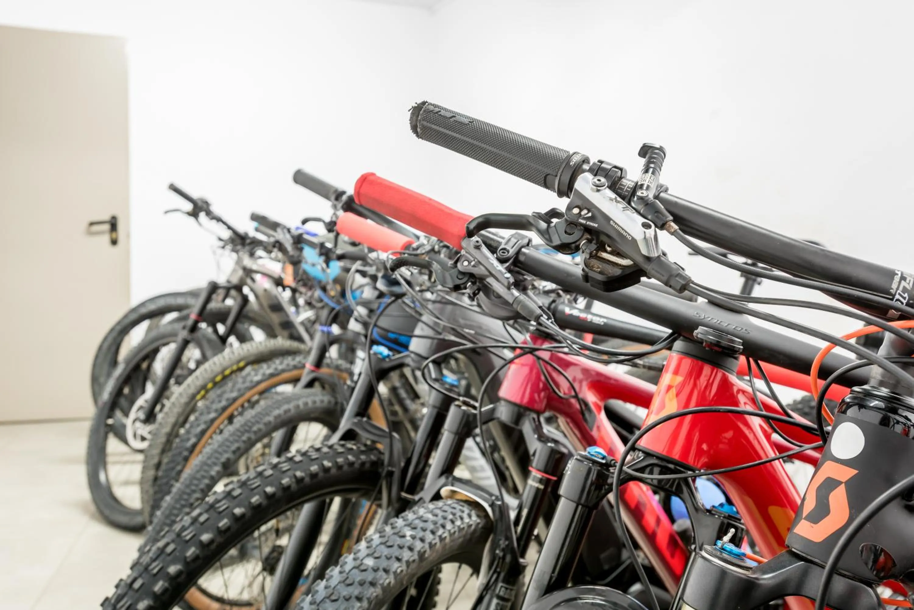 Cycling in Riu Nere Mountain Apartments