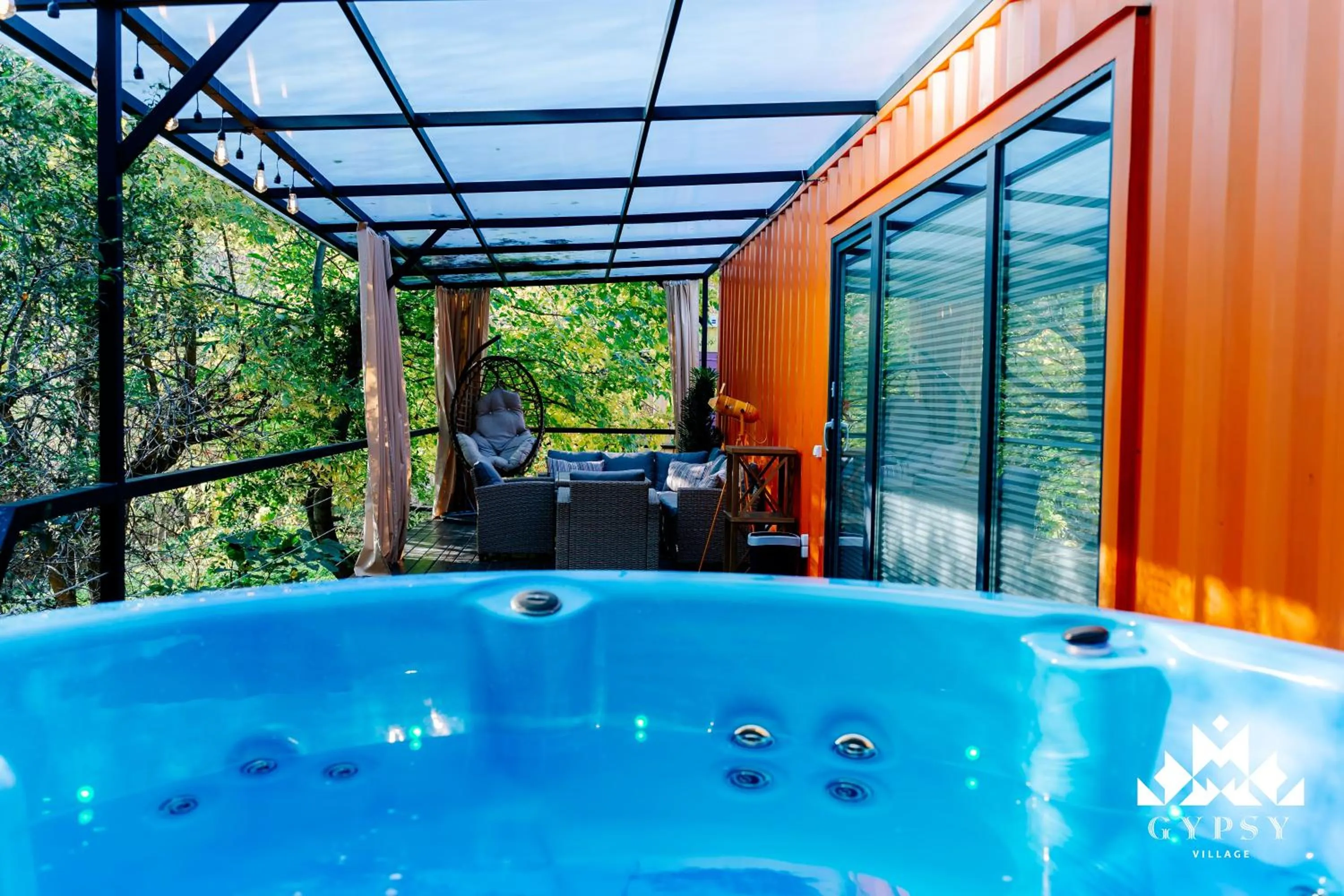 Hot Tub in Gipsy Village Park Hotel