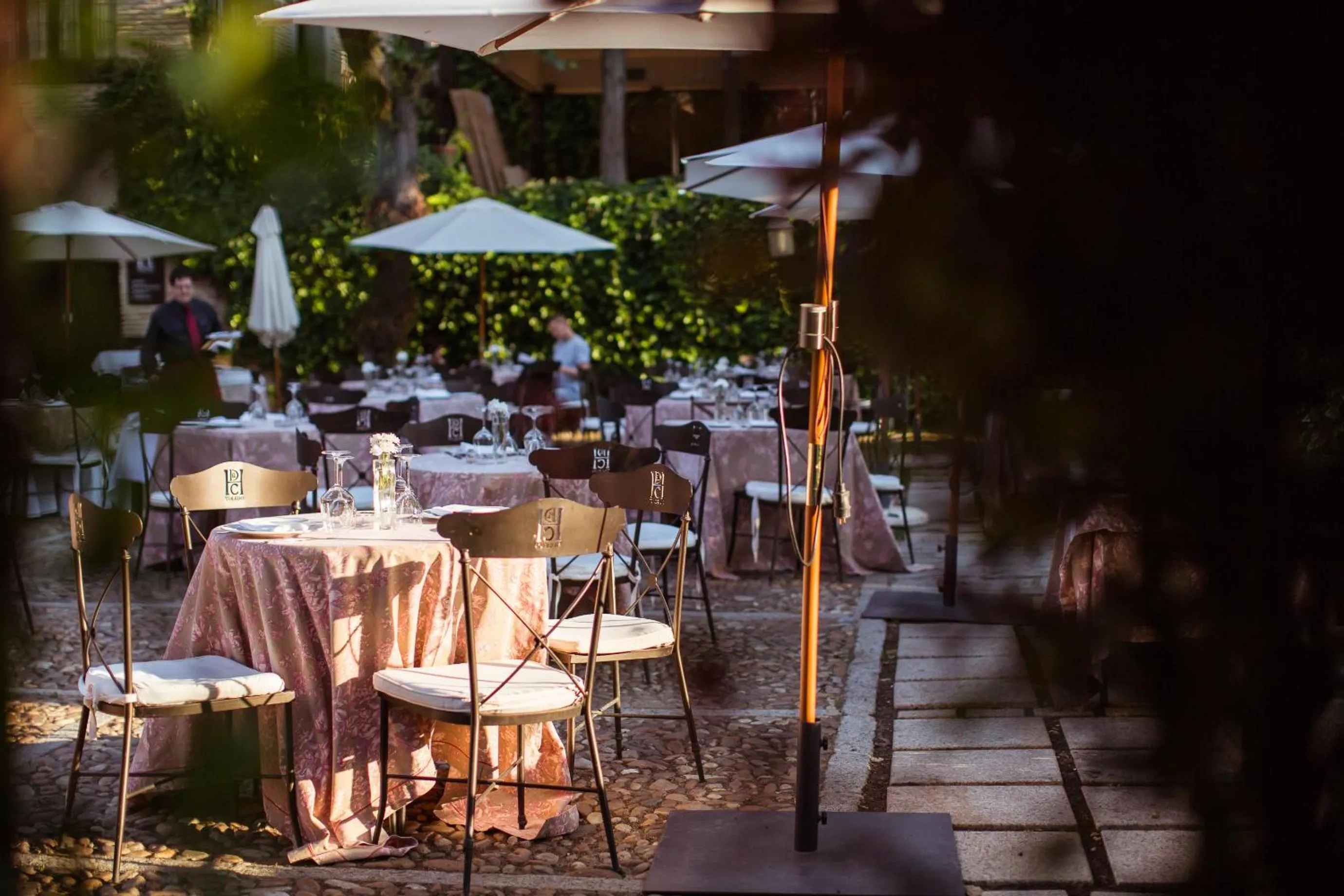 Restaurant/places to eat in Hotel Hacienda del Cardenal