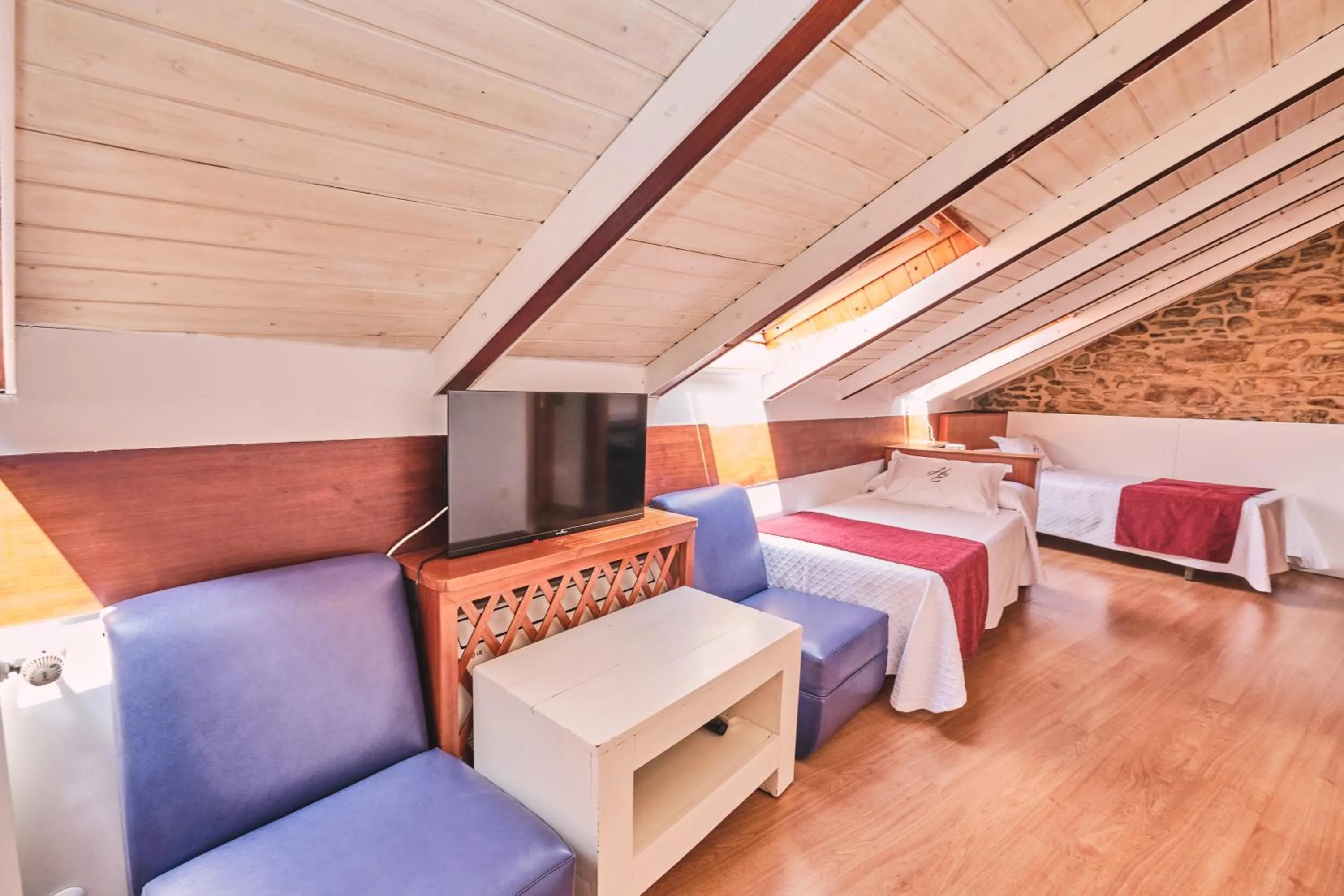 Photo of the whole room, Bed in Hotel Entrecercas