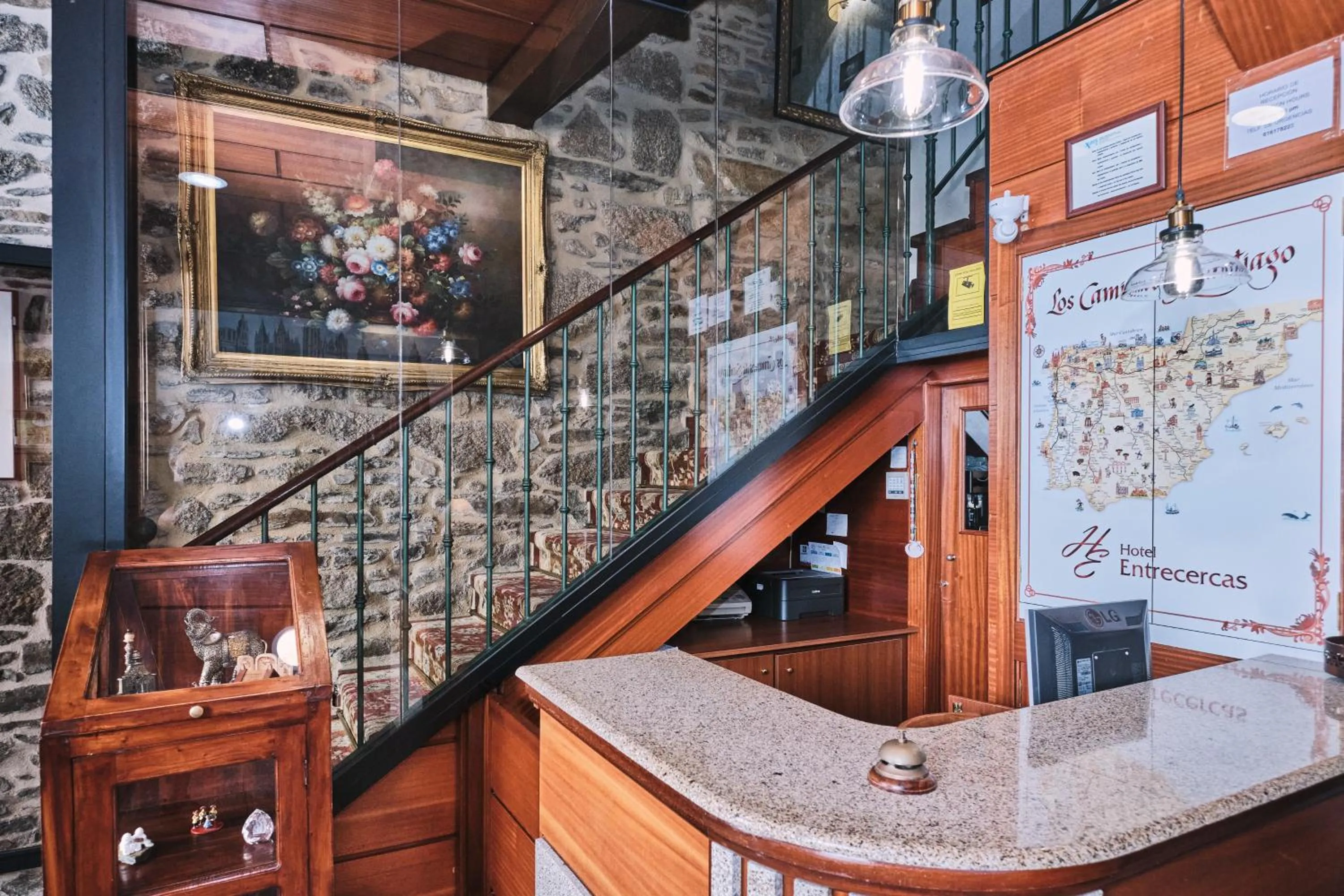 Lobby or reception in Hotel Entrecercas