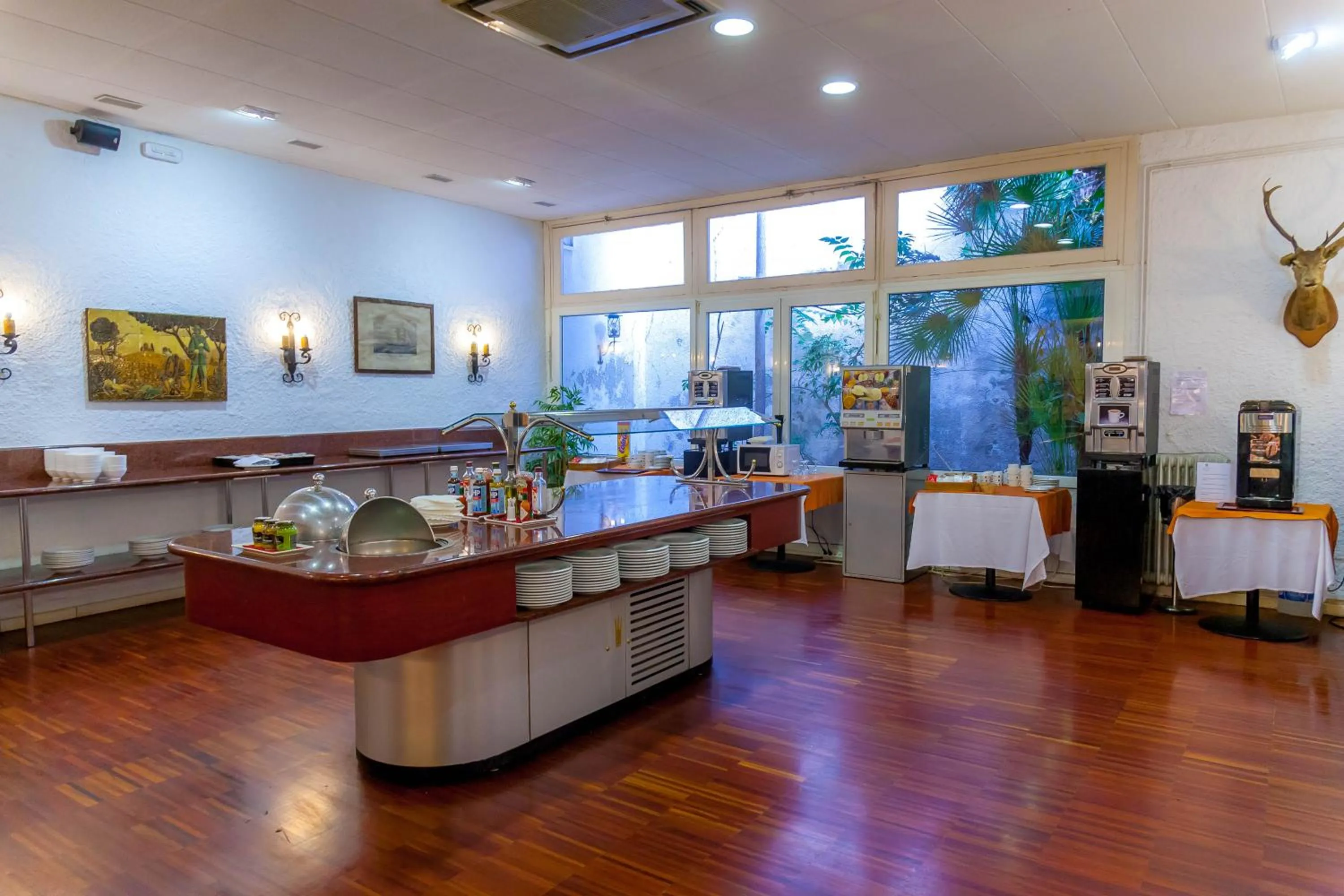 Restaurant/places to eat in Galeón