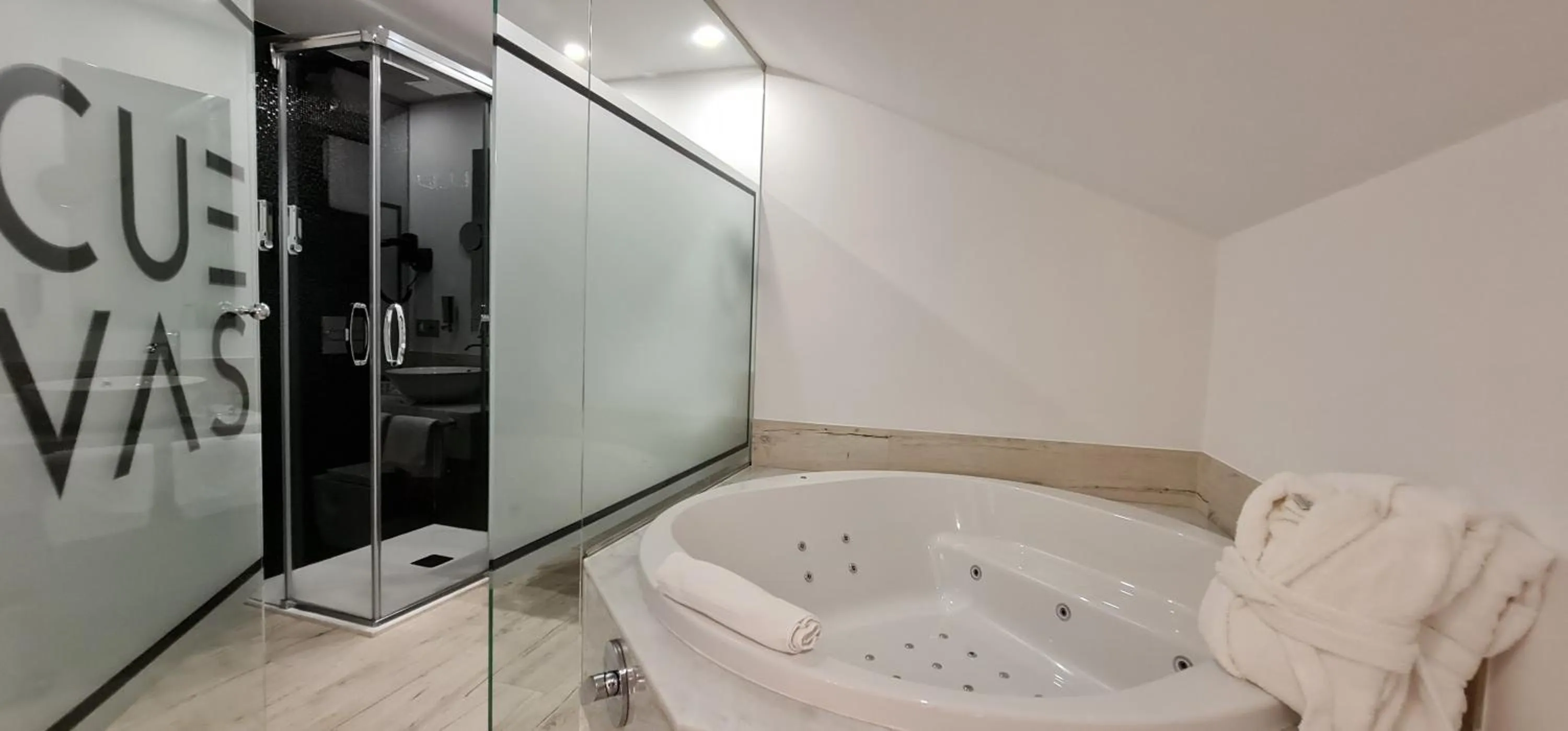 Bath in Hotel Cuevas - Adults Only