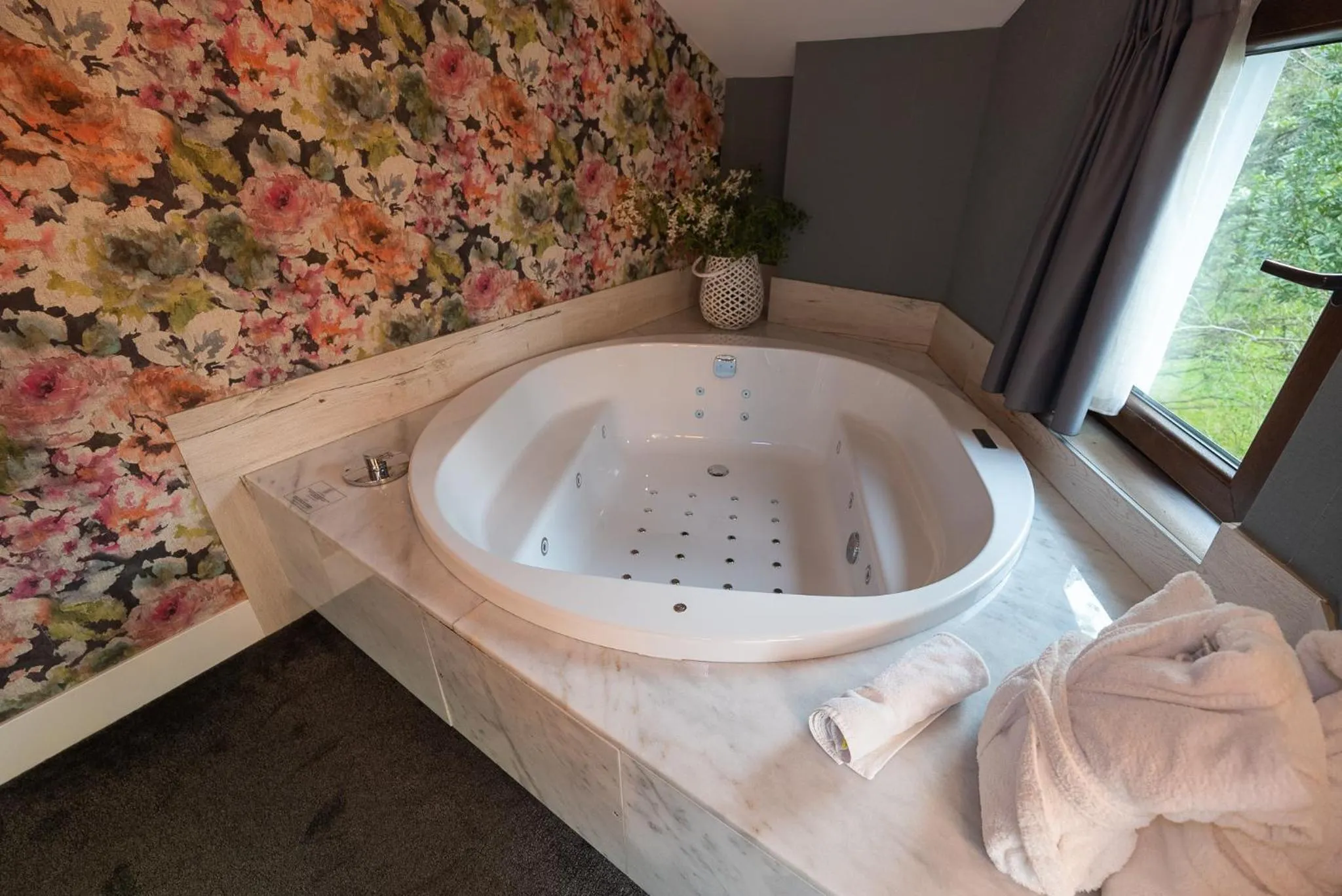 Hot Tub in Hotel Cuevas - Adults Only