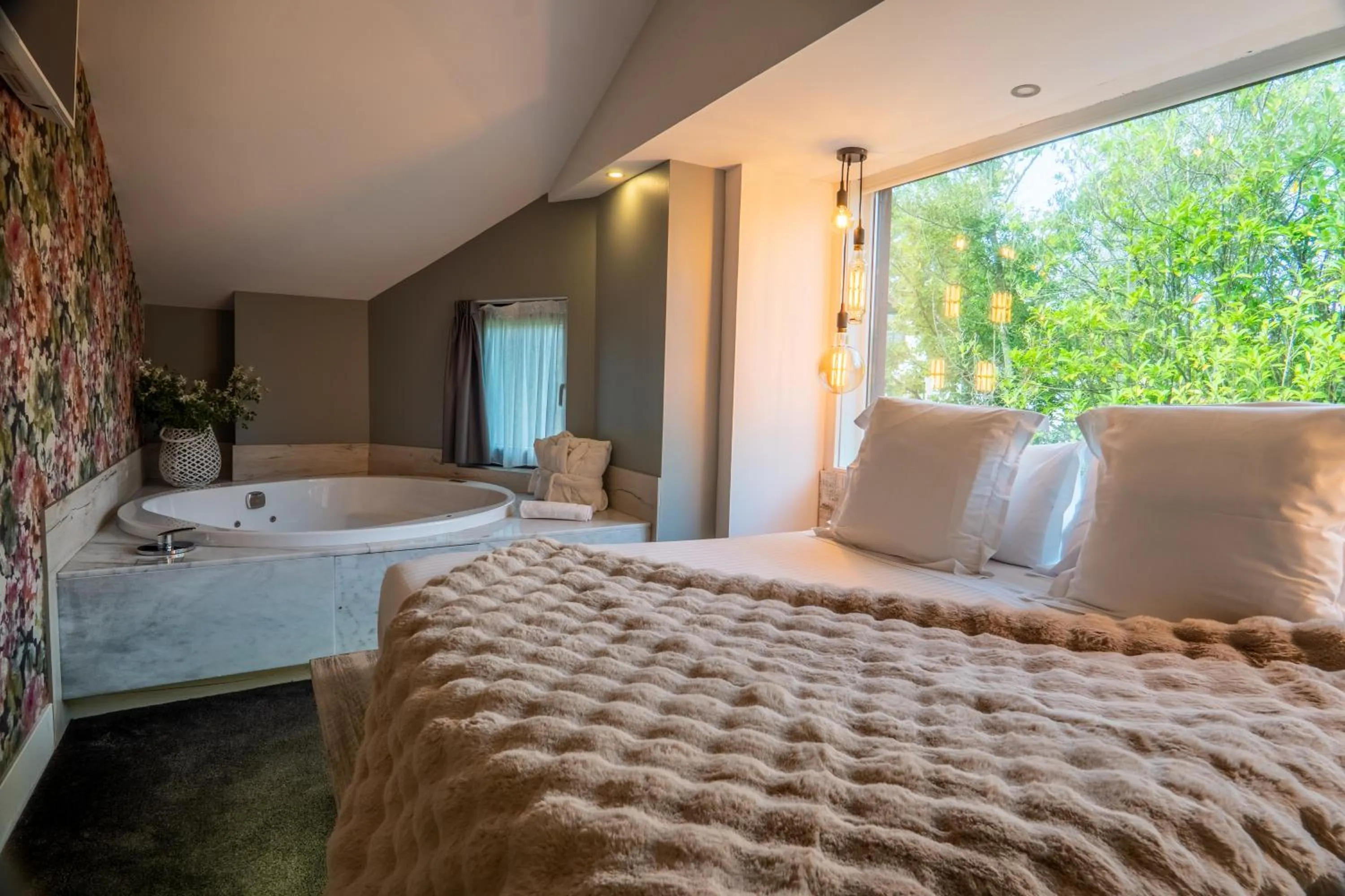 Photo of the whole room, Bed in Hotel Cuevas - Adults Only