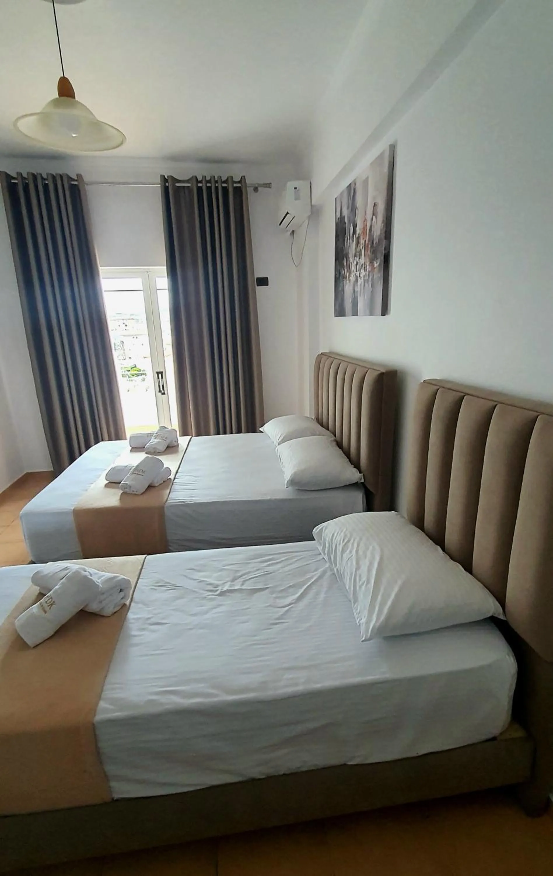 Bed in Hotel de Ksamil