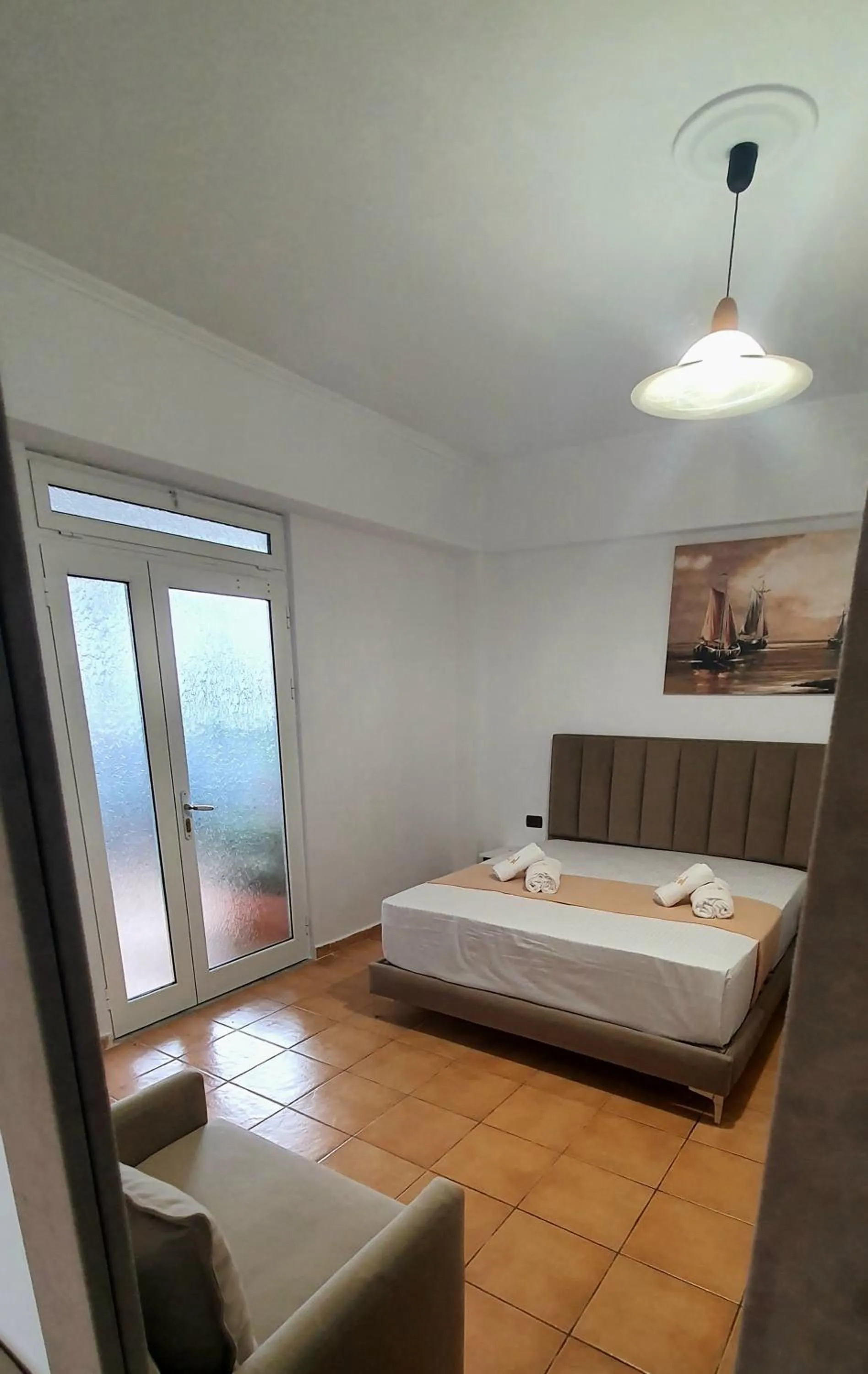 Bed in Hotel de Ksamil