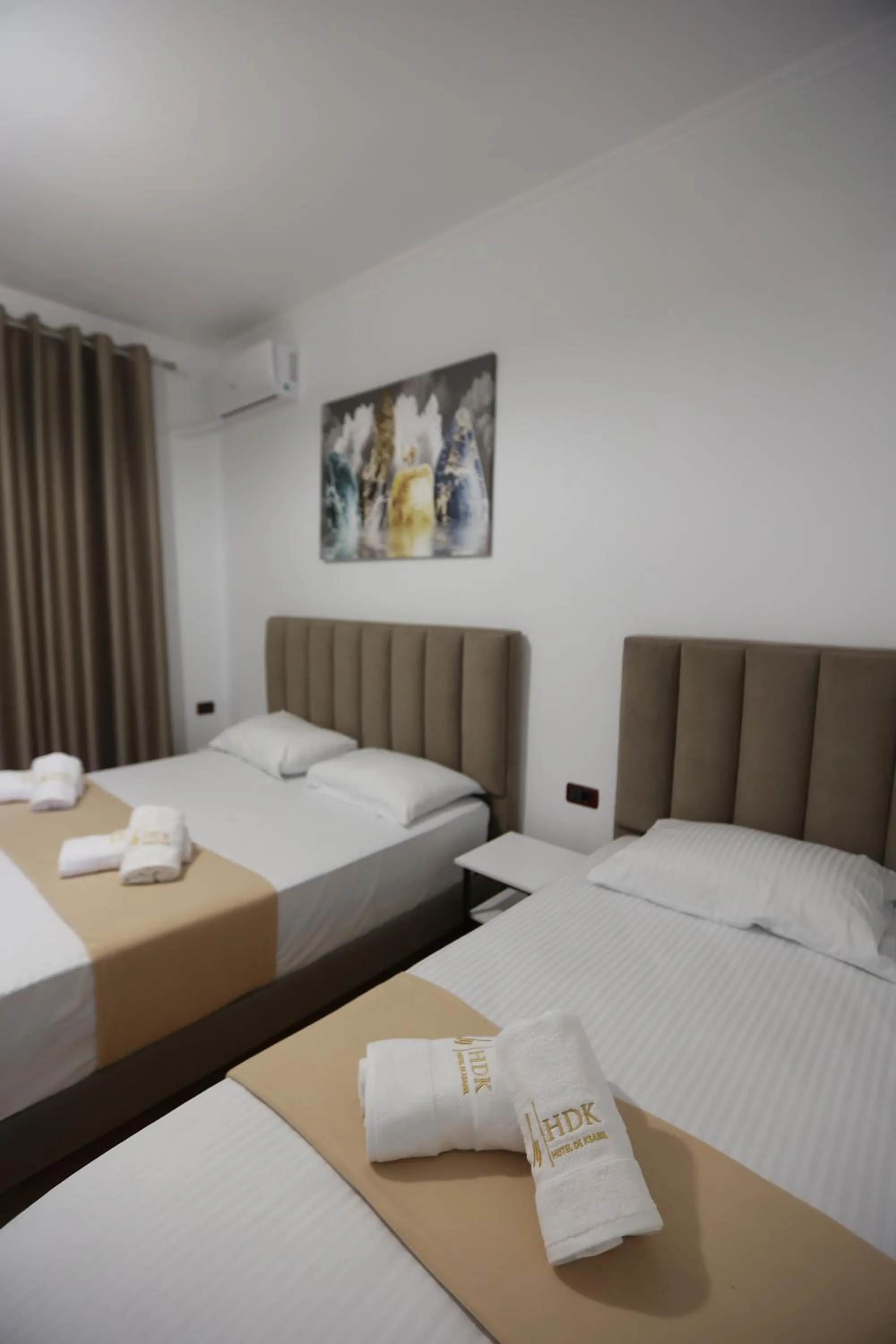 Bed in Hotel de Ksamil