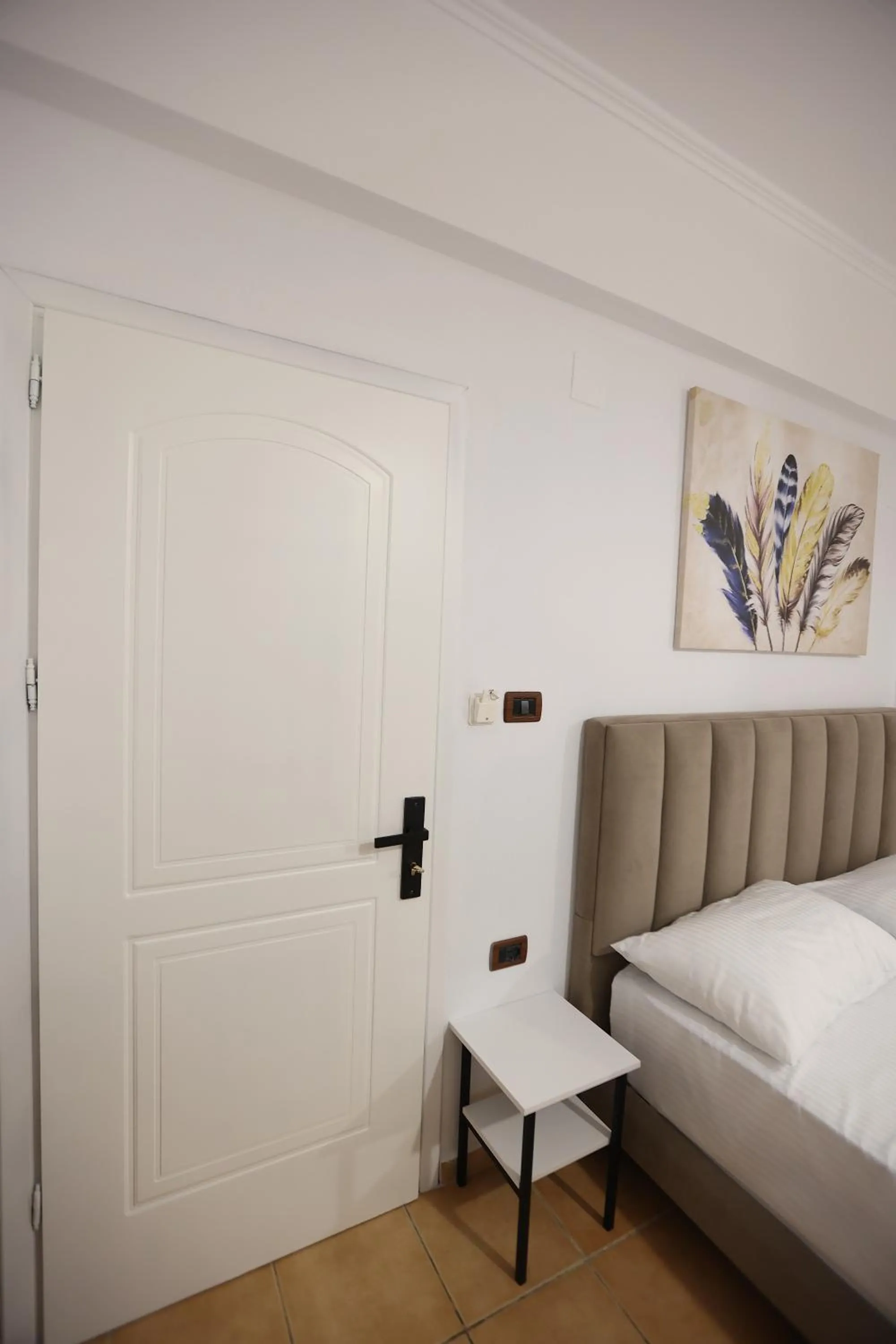 Photo of the whole room, Bed in Hotel de Ksamil