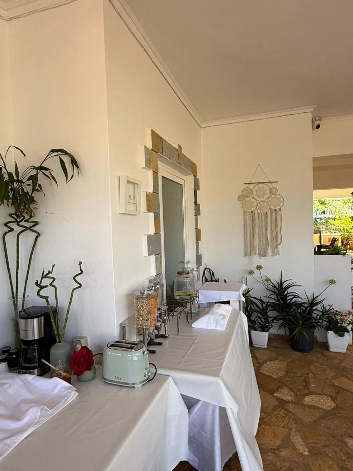 Property building in Hotel de Ksamil