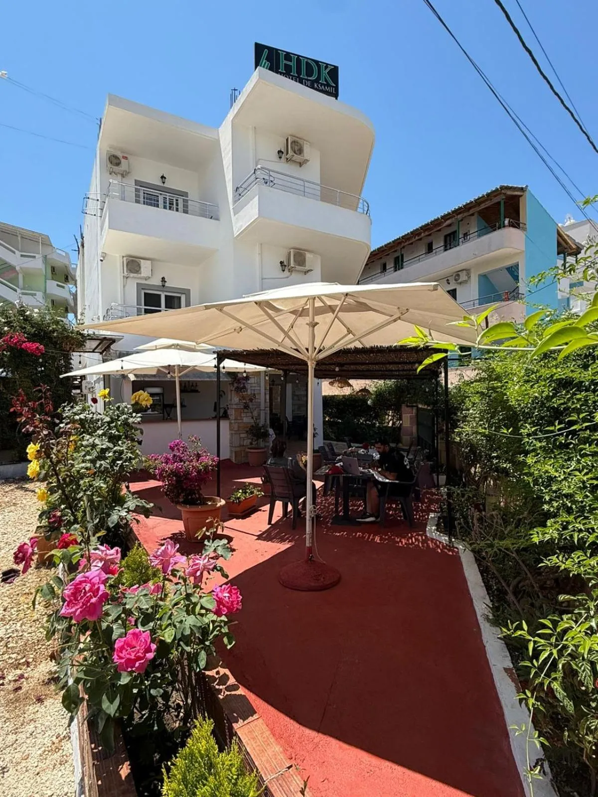 Property building in Hotel de Ksamil