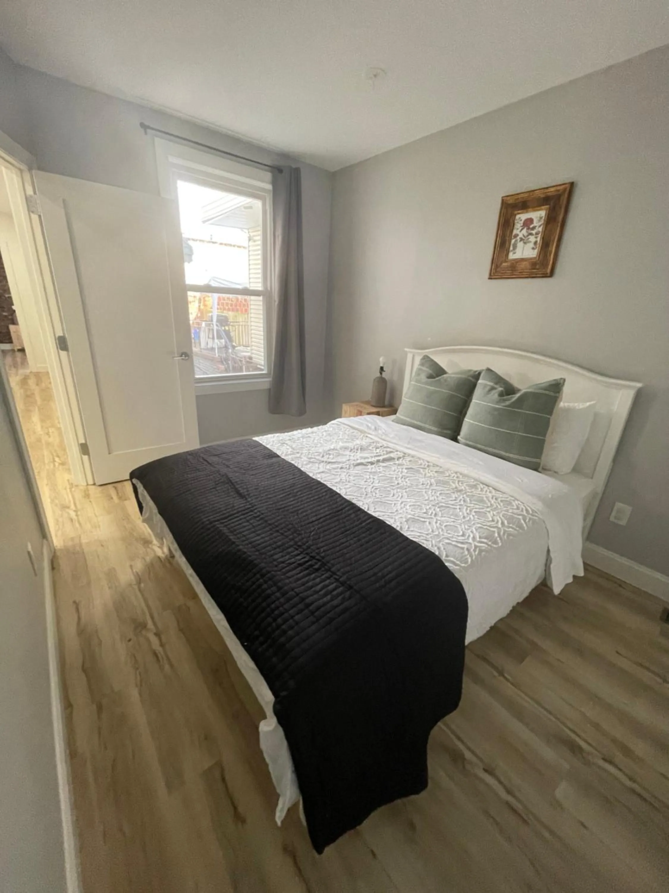 Bed in Modern Luxury Apartment near NYC