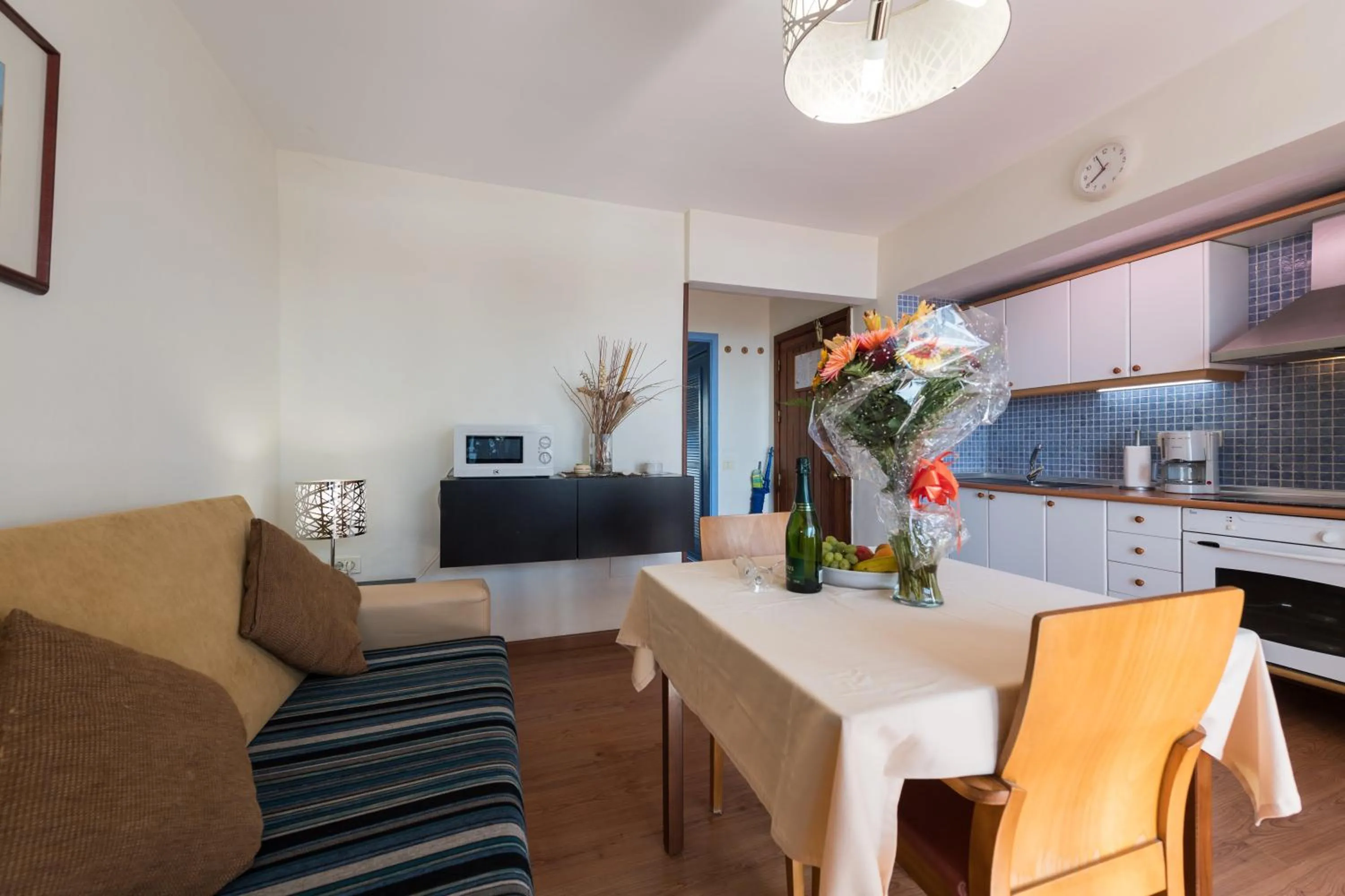 Kitchen or kitchenette in Apartamentos El Paseo