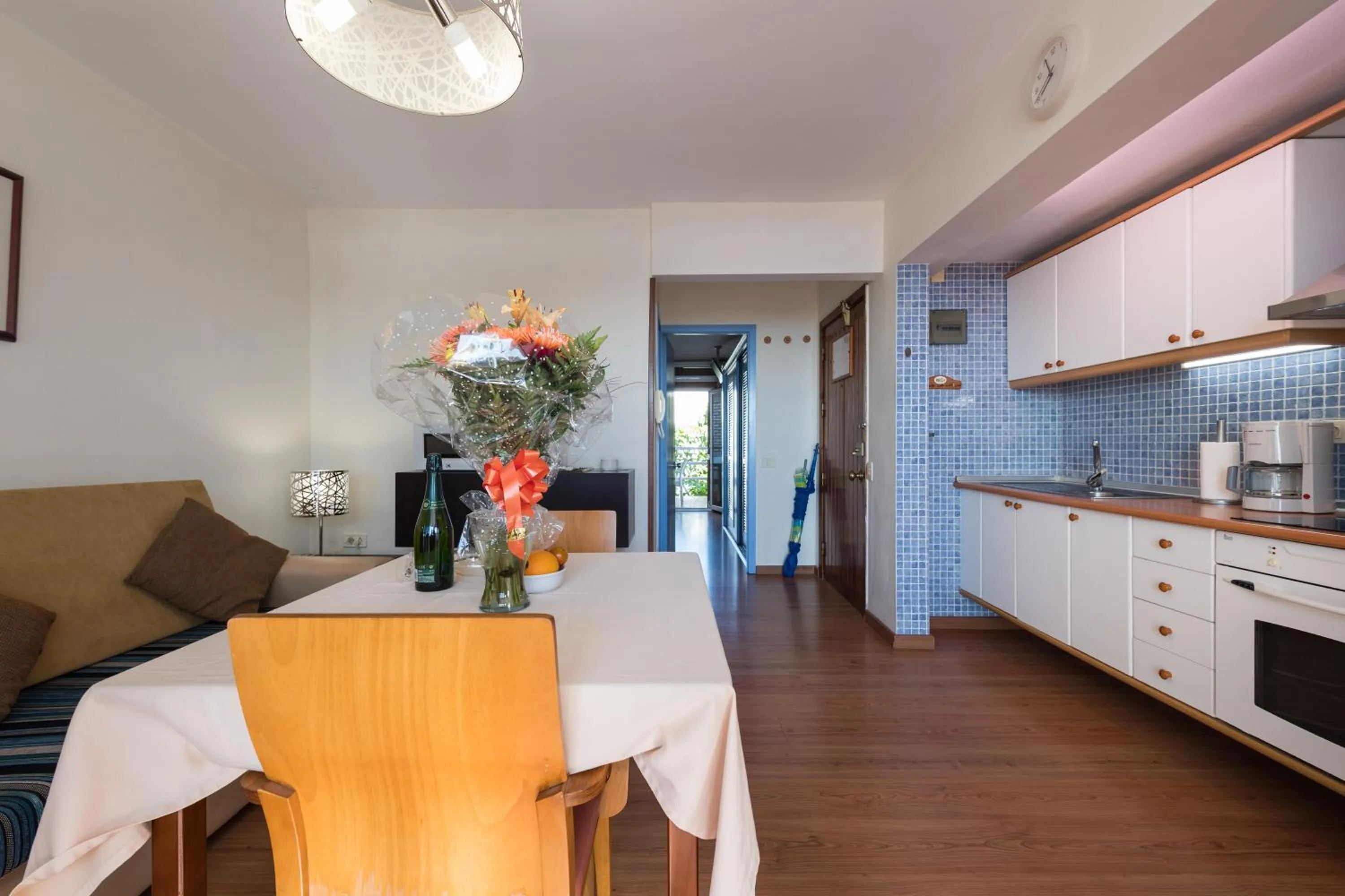 Kitchen or kitchenette in Apartamentos El Paseo