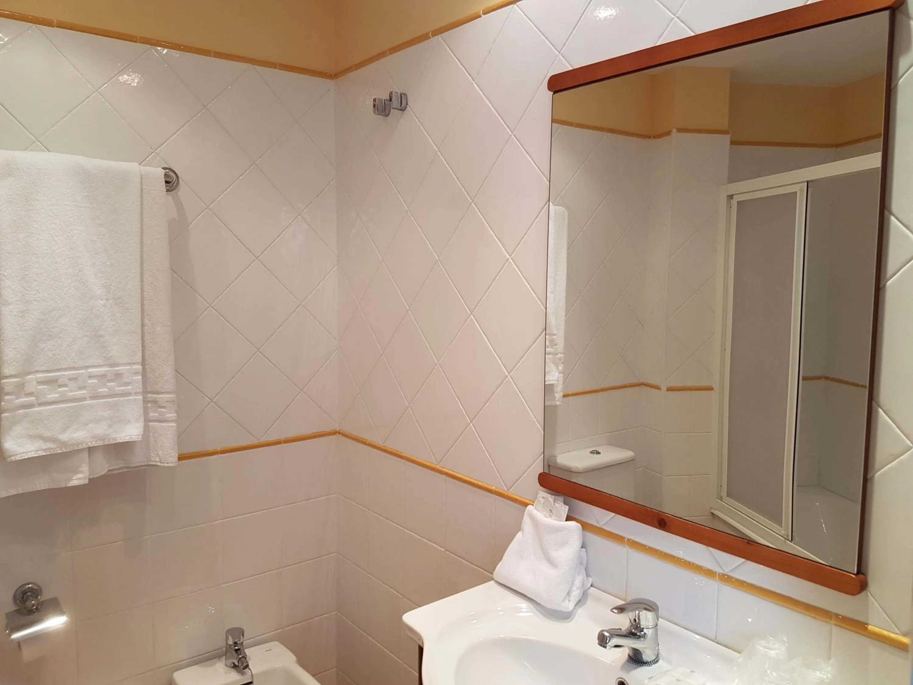 Bathroom in Hotel Faro de San Vicente