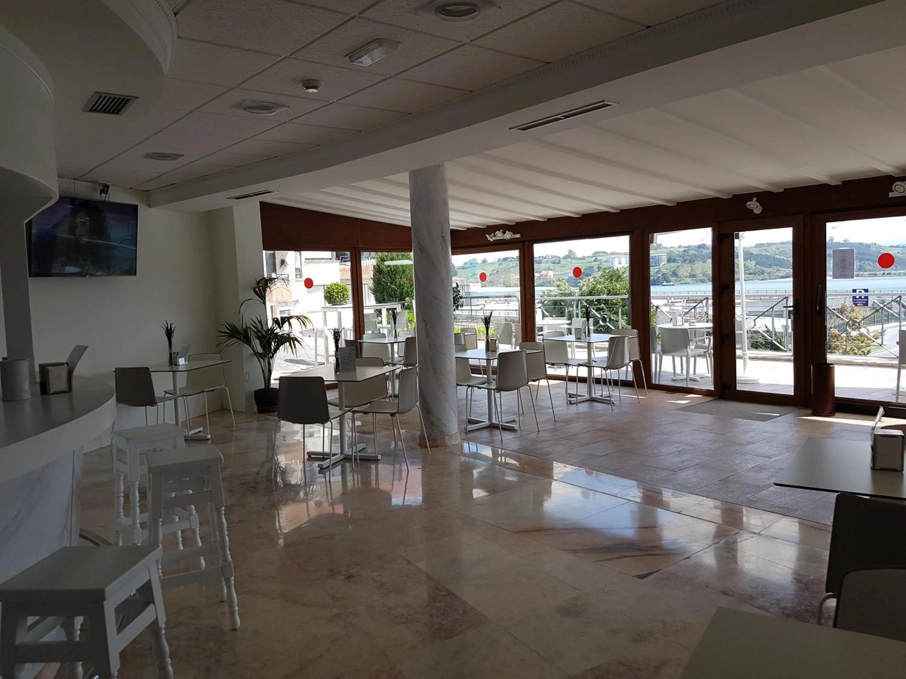 Lounge or bar in Hotel Faro de San Vicente