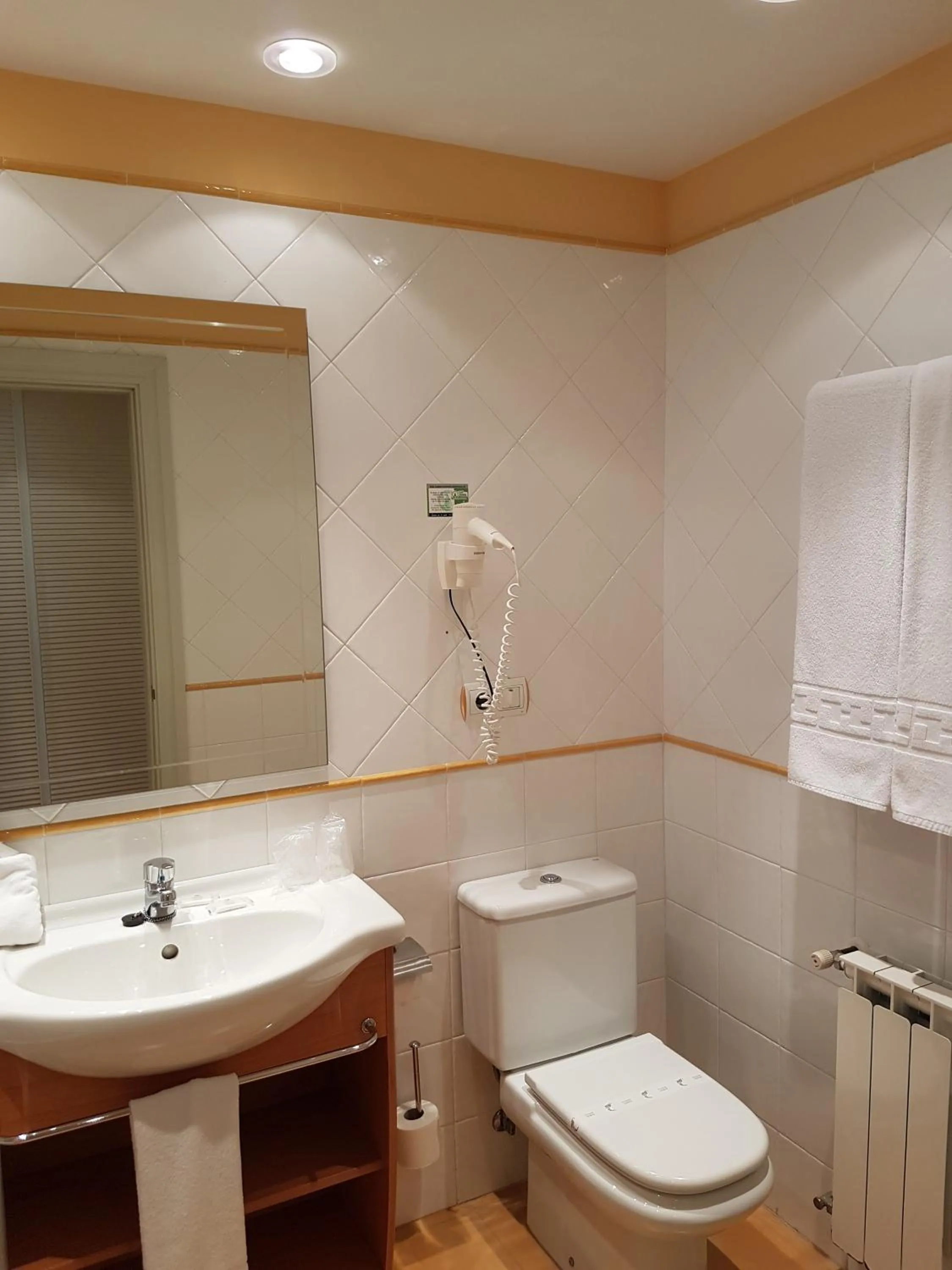 Bathroom in Hotel Faro de San Vicente