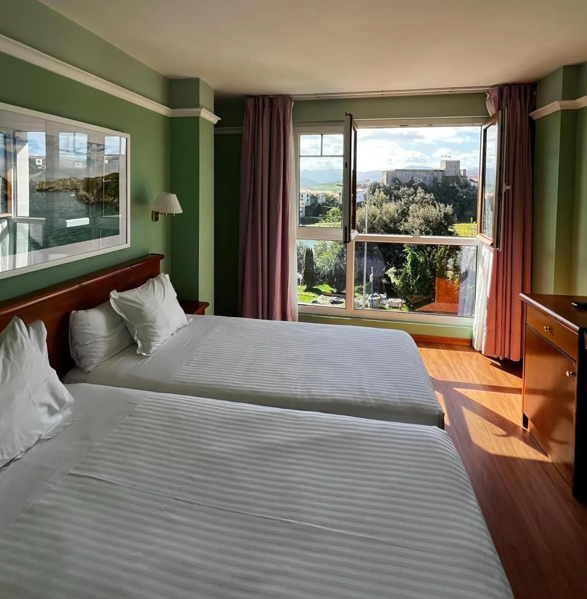 Bed in Hotel Faro de San Vicente