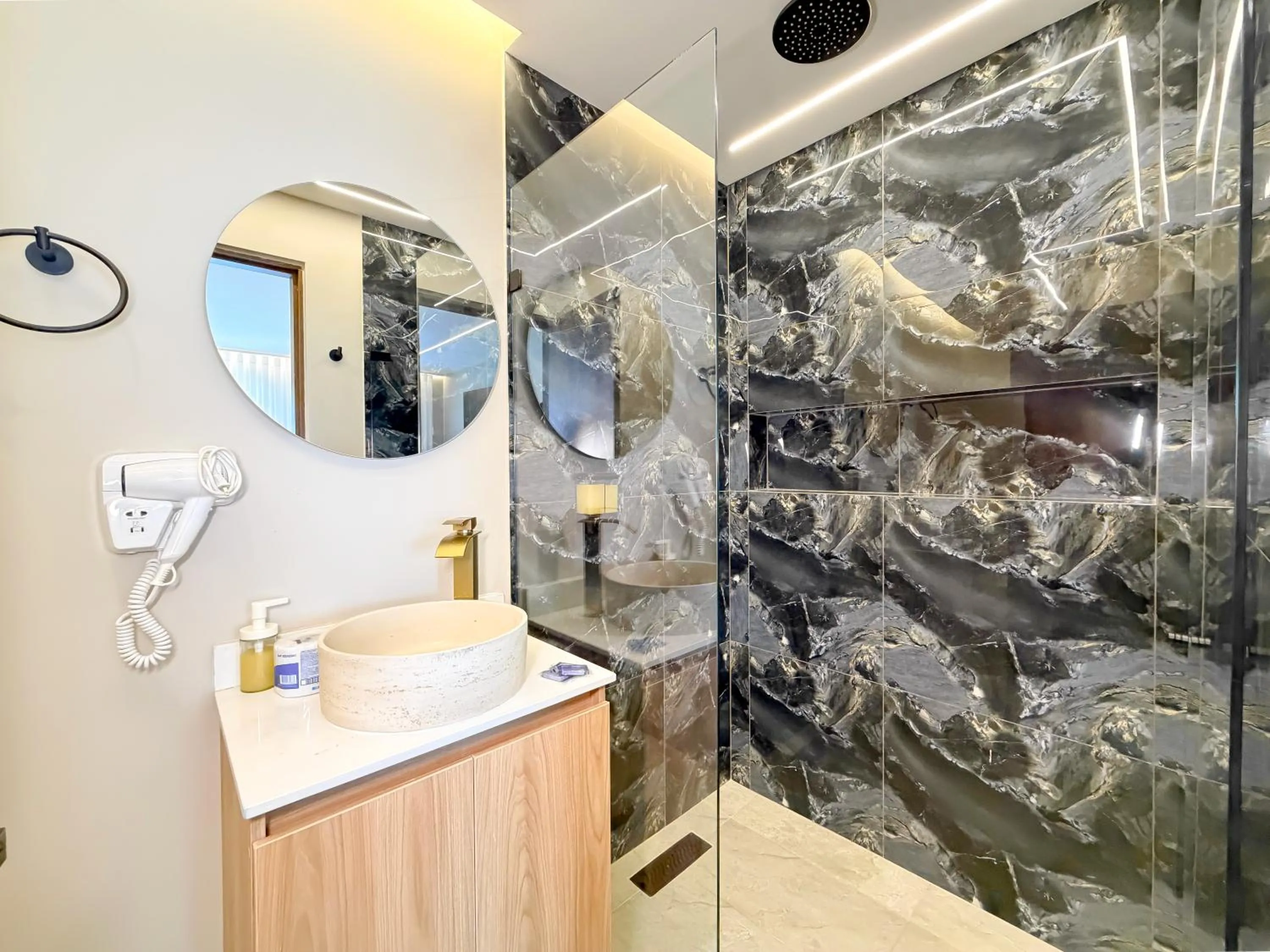 Toilet in Hotel Recuerdos de mi Tierra El Poblado Provenza