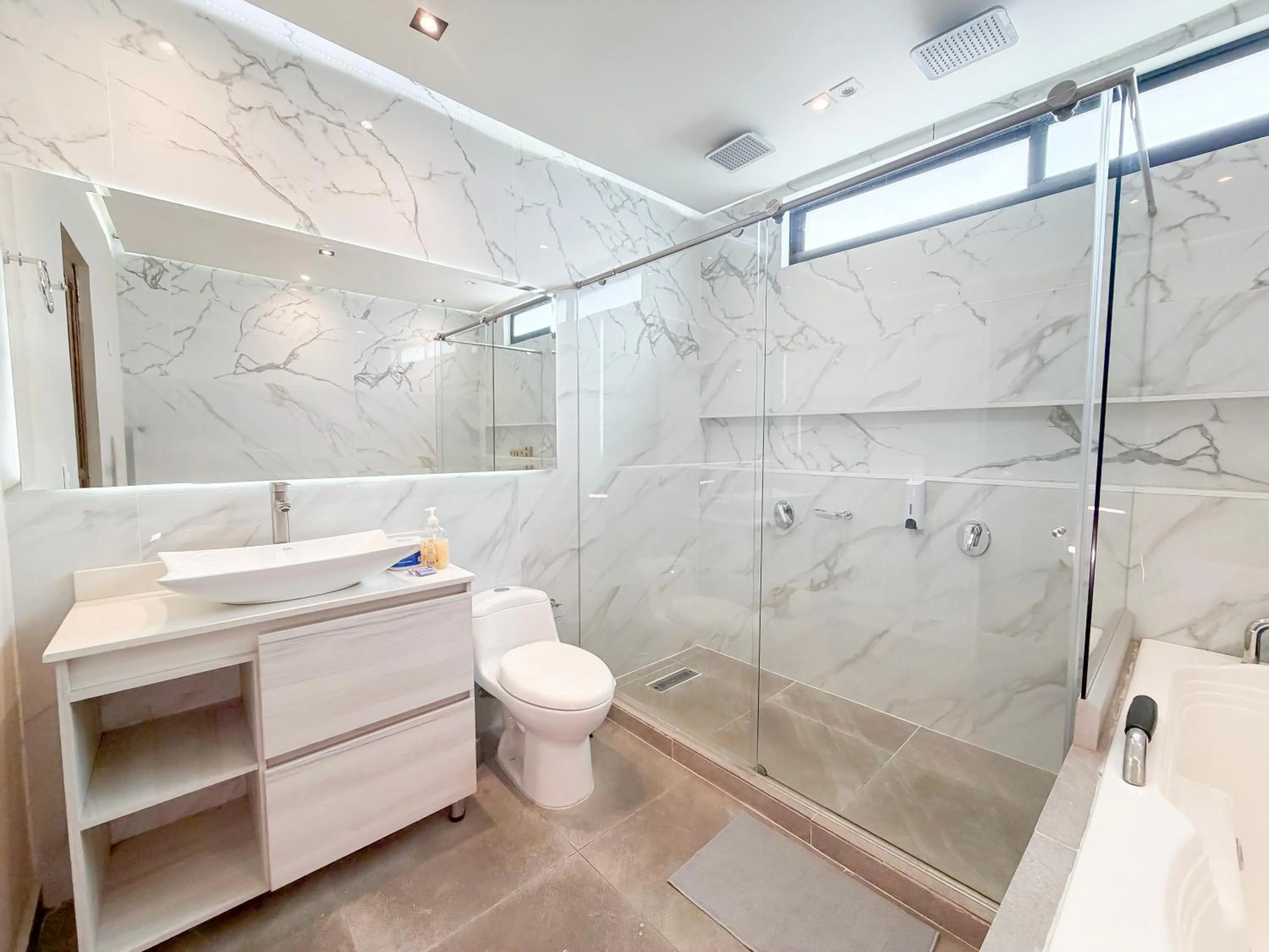 Shower in Hotel Recuerdos de mi Tierra El Poblado Provenza