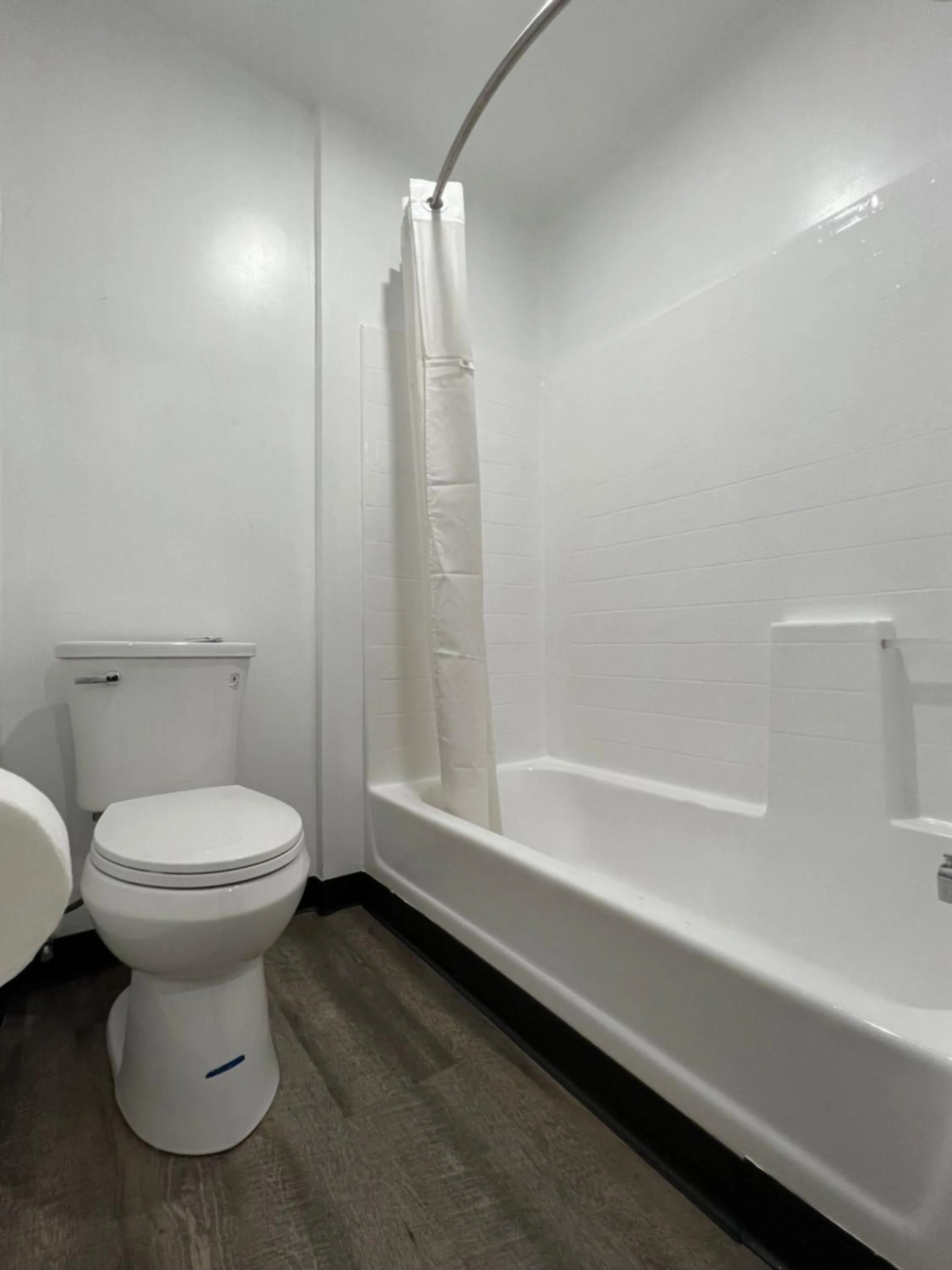 Toilet in Pine tree inn