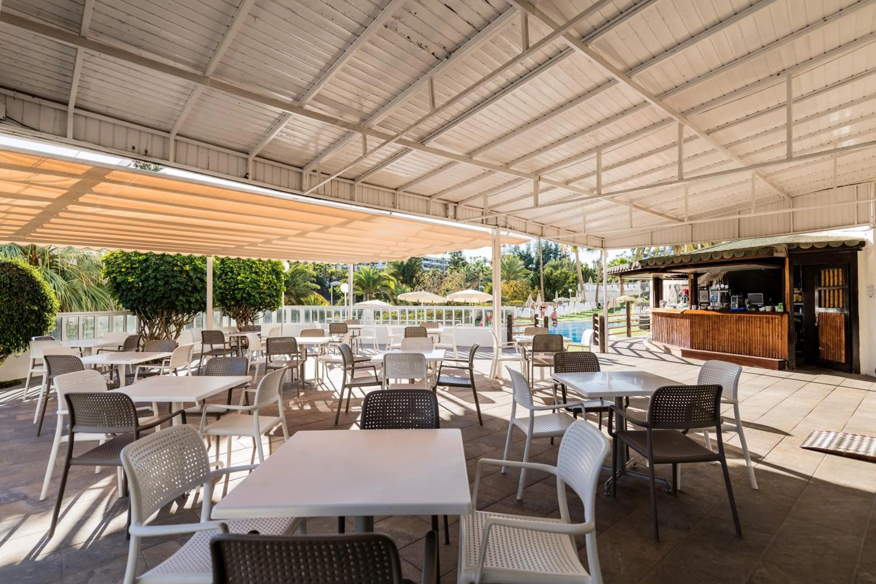 Buffet breakfast in Hotel New Folías